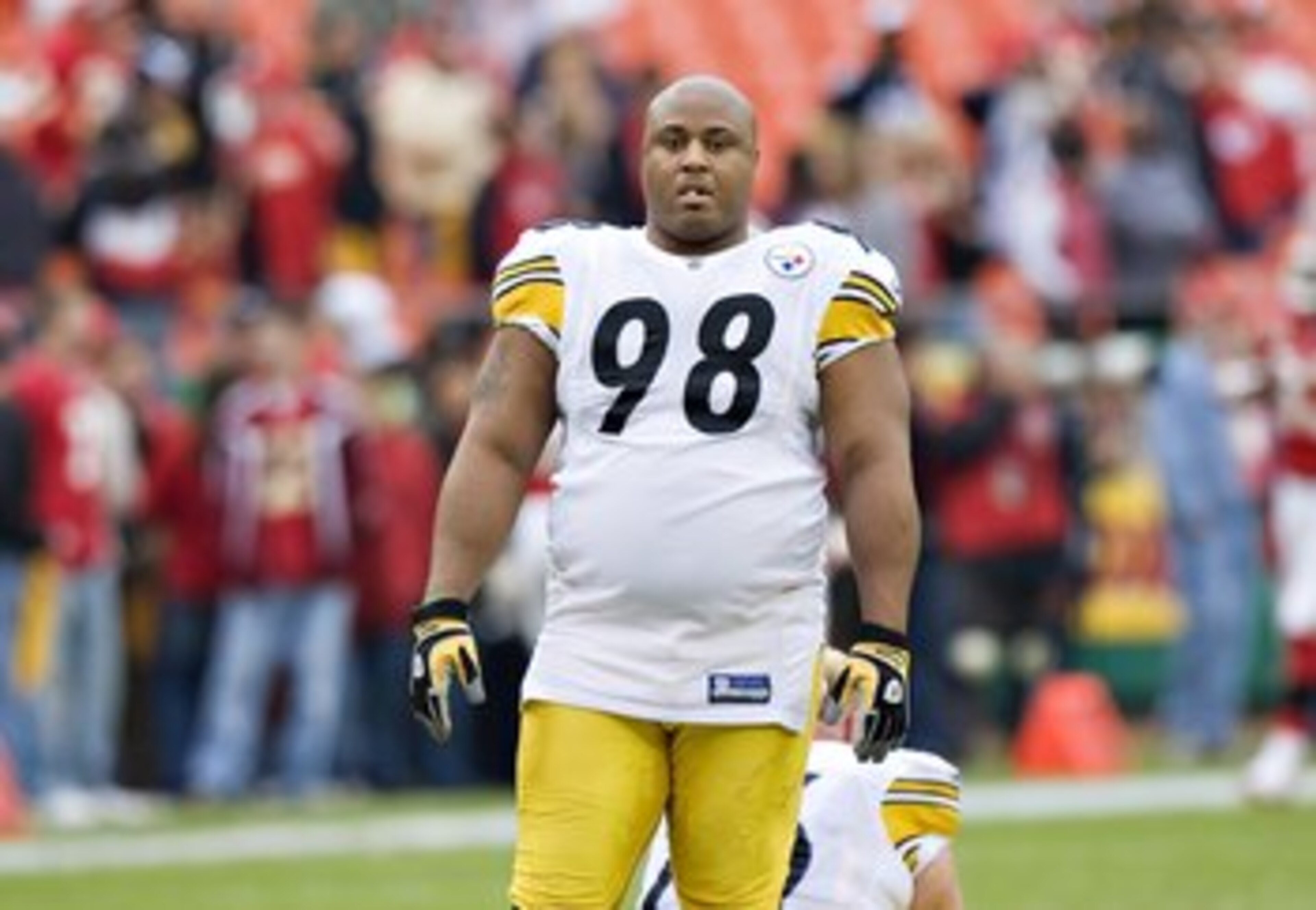 KANSAS CITY, MO - NOVEMBER 22:  Nose tackle Casey Hampton #98 of the Pittsburgh Steelers warming up before a game against the Kansas City Chiefs at Arrowhead Stadium on November 22, 2009 in Kansas City, Missouri.  The Chiefs defeated the Steelers 27-24.  