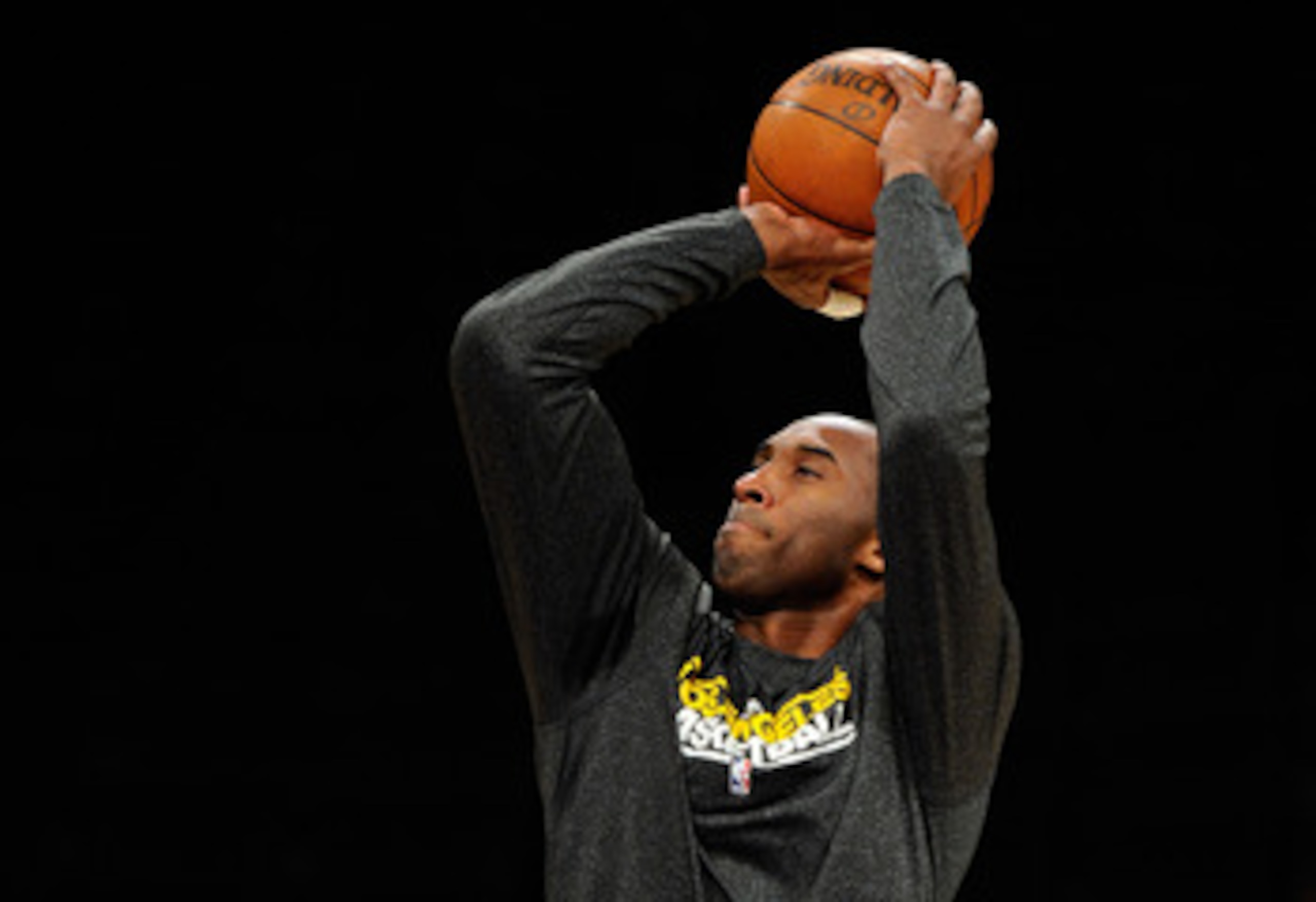 LOS ANGELES, CA - MAY 04:  Kobe Bryant #24 of the Los Angeles Lakers shoots nearly three-hours before tip-off against the Dallas Mavericks before Game Two of the Western Conference Semifinals in the 2011 NBA Playoffs at Staples Center on May 4, 2011 in Lo