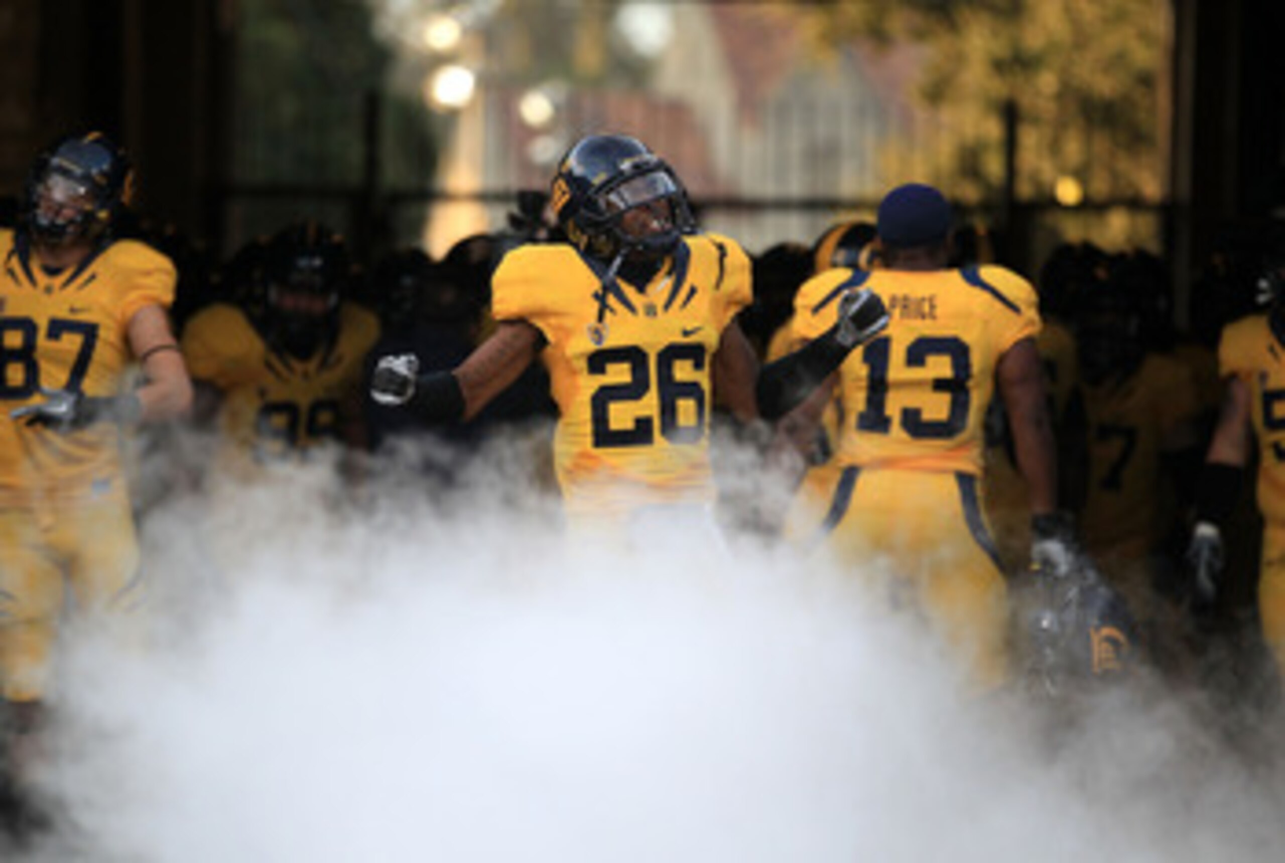 BERKELEY, CA - NOVEMBER 13: Darian Hagan #26 of the California Golden Bears enters the stadium for their game against the Oregon Ducks at California Memorial Stadium on November 13, 2010 in Berkeley, California. (Photo by Ezra Shaw/Getty Images) BERKELEY, CA - NOVEMBER 13: Darian Hagan #26 of the California Golden Bears enters the stadium for their game against the Oregon Ducks at California Memorial Stadium on November 13, 2010 in Berkeley, California. (Photo by Ezra Shaw/Getty Images)