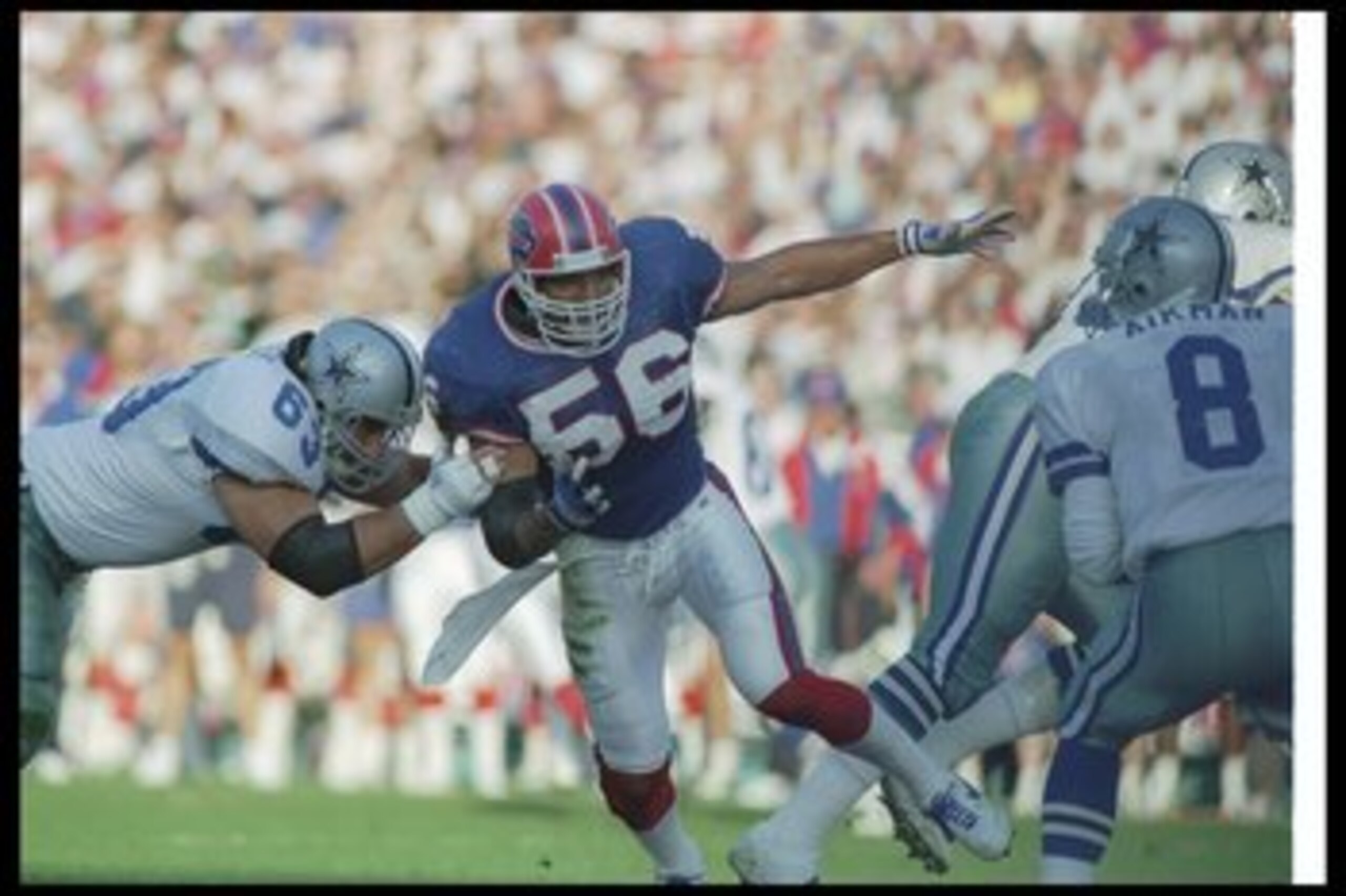 31 Jan 1993:  Linebacker Darryl Talley of the Buffalo Bills works against the Dallas Cowboys during Super Bowl XXVII at the Rose Bowl in Pasadena, California.  The Cowboys won the game, 52-17. Mandatory Credit: Rick Stewart  /Allsport