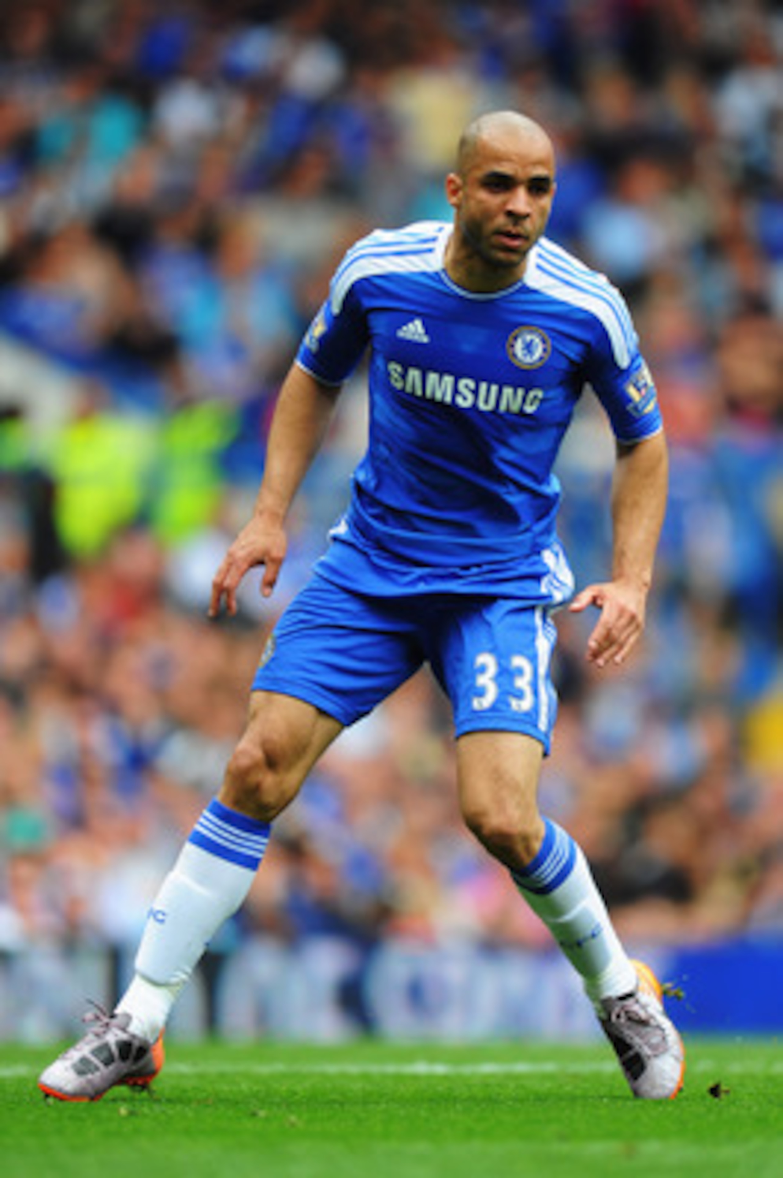 LONDON, ENGLAND - MAY 15:  Alex of Chelsea in action during the Barclays Premier League match between Chelsea and Newcastle United at Stamford Bridge on May 15, 2011 in London, England.  (Photo by Mike Hewitt/Getty Images)