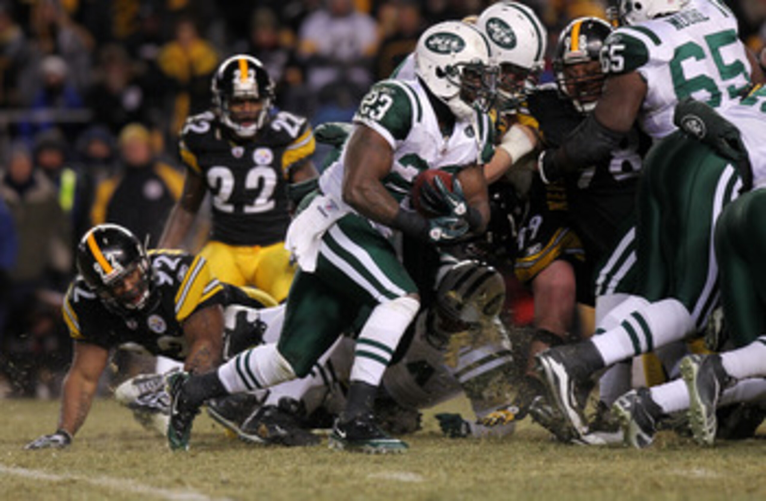 PITTSBURGH, PA - JANUARY 23:  Shonn Greene #23 of the New York Jets runs the ball against the Pittsburgh Steelers during the 2011 AFC Championship game at Heinz Field on January 23, 2011 in Pittsburgh, Pennsylvania. The Steelers won 24-19. (Photo by Nick 