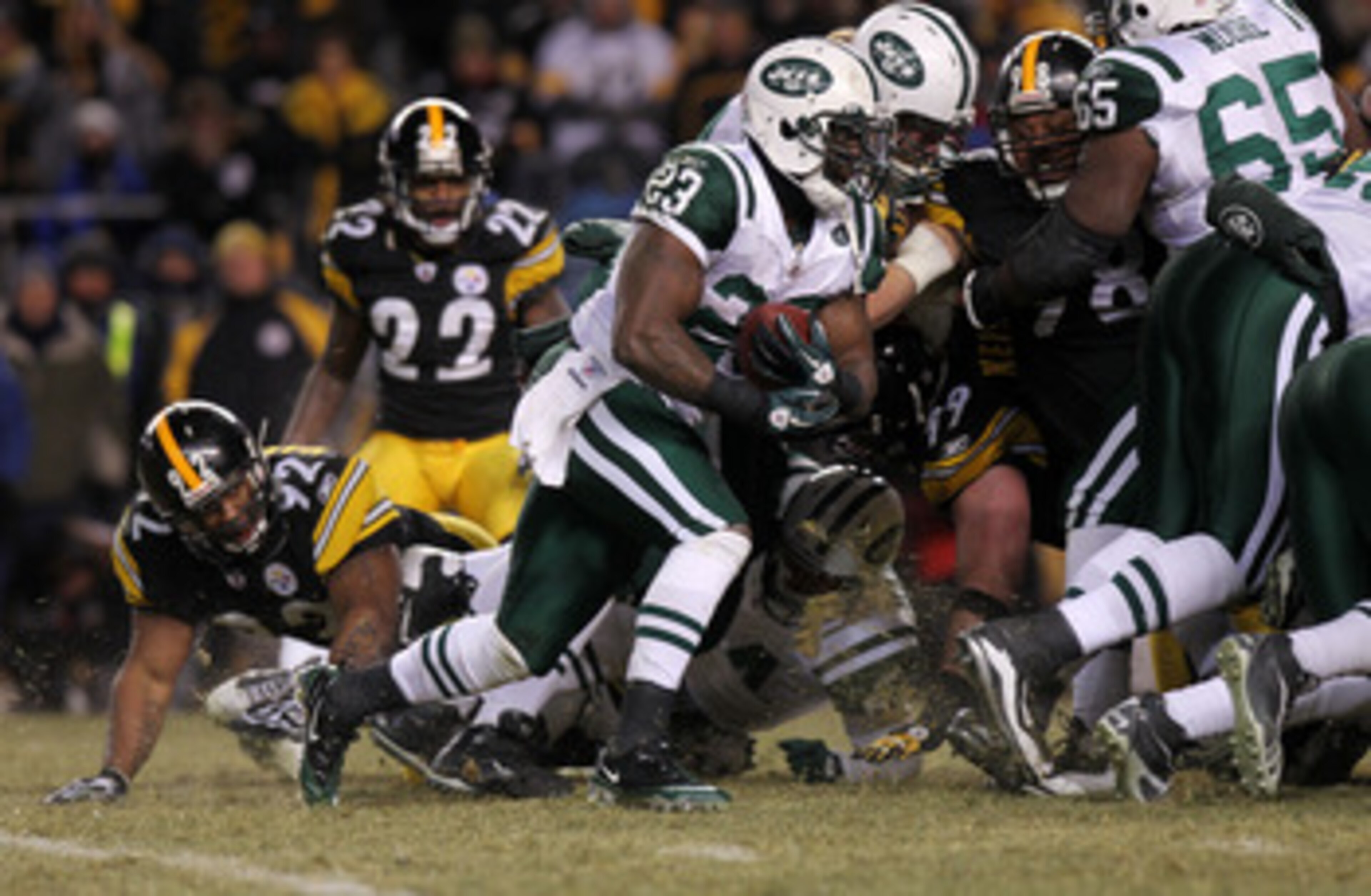 PITTSBURGH, PA - JANUARY 23: Shonn Greene #23 of the New York Jets runs the ball against the Pittsburgh Steelers during the 2011 AFC Championship game at Heinz Field on January 23, 2011 in Pittsburgh, Pennsylvania. The Steelers won 24-19. (Photo by Nick PITTSBURGH, PA - JANUARY 23: Shonn Greene #23 of the New York Jets runs the ball against the Pittsburgh Steelers during the 2011 AFC Championship game at Heinz Field on January 23, 2011 in Pittsburgh, Pennsylvania. The Steelers won 24-19. (Photo by Nick
