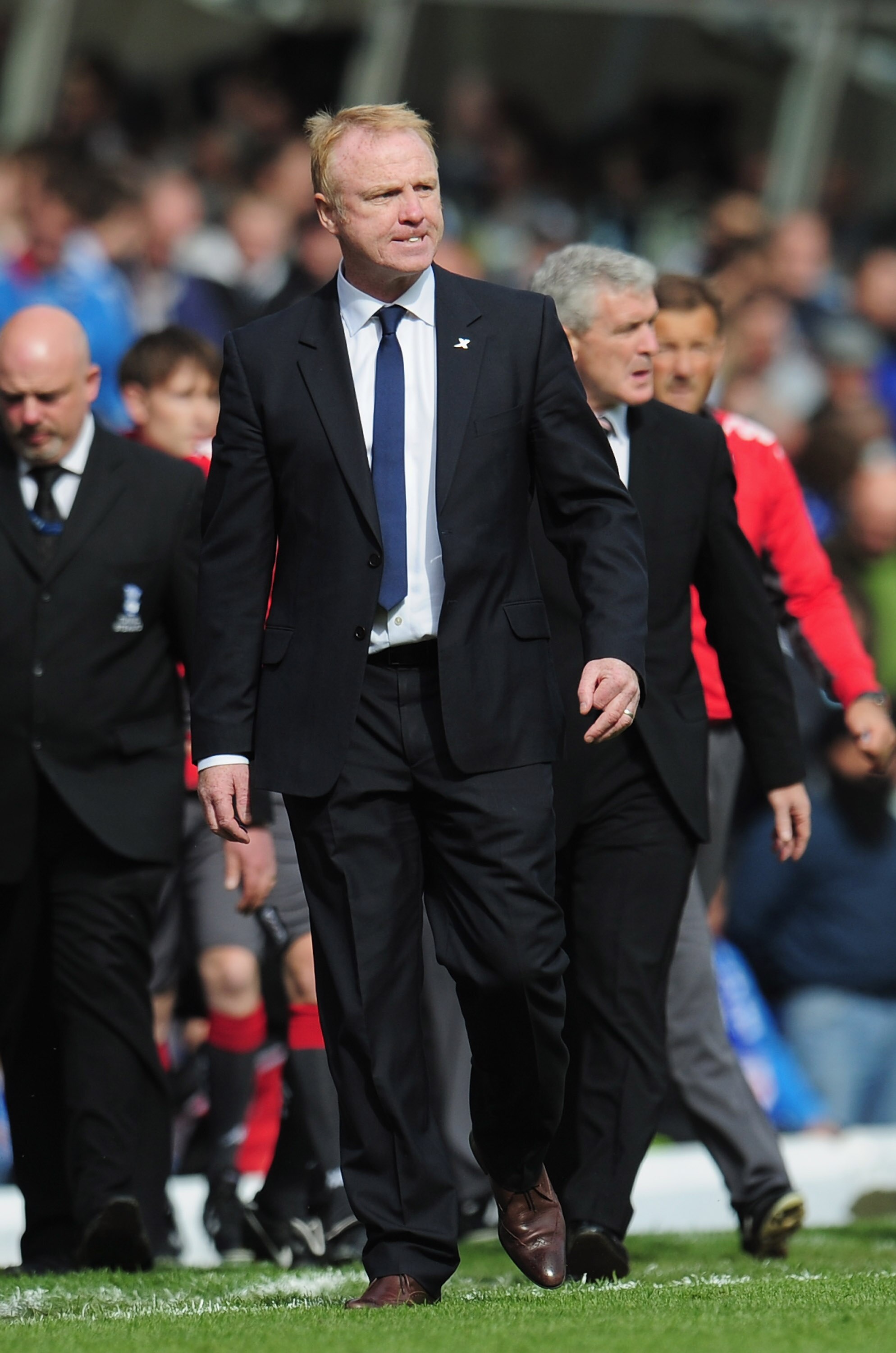 BIRMINGHAM, ENGLAND - MAY 15:  Manager Alex McLeish of Birmingham City leaves the pitch at half time during the Barclays Premier League match between Birmingham City and Fulham at St. Andrews on May 15, 2011 in Birmingham, England.  (Photo by Shaun Botter