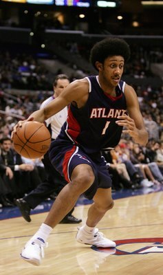 LOS ANGELES, CA - JANUARY 30:  Josh Childress #1 of the Atlanta Hawks drives to the basket during the game against the Los Angeles Clippers at Staples Center on January 30, 2008 in Los Angeles, California.  The Clippers won 95-88.  NOTE TO USER: User expr