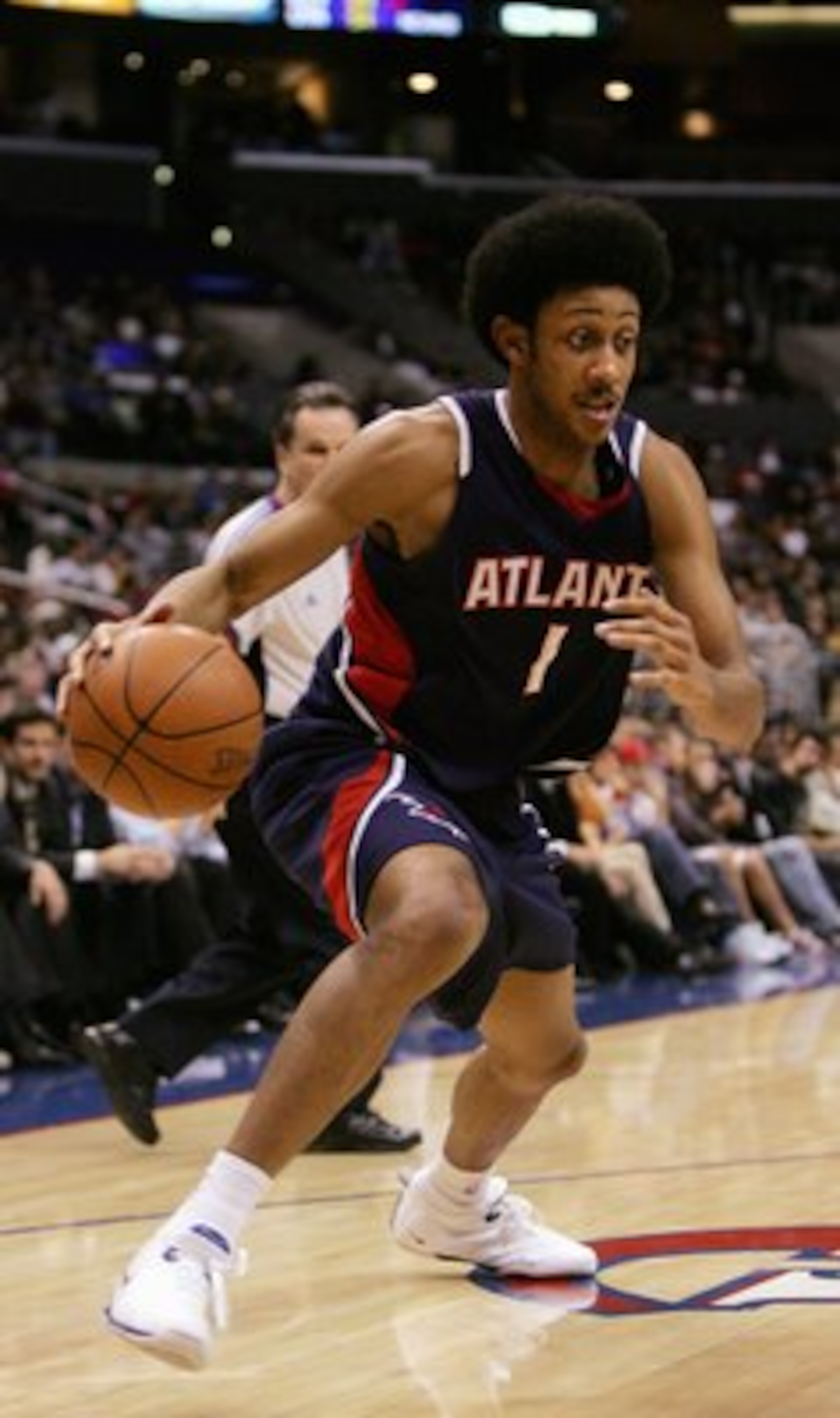 LOS ANGELES, CA - JANUARY 30:  Josh Childress #1 of the Atlanta Hawks drives to the basket during the game against the Los Angeles Clippers at Staples Center on January 30, 2008 in Los Angeles, California.  The Clippers won 95-88.  NOTE TO USER: User expr