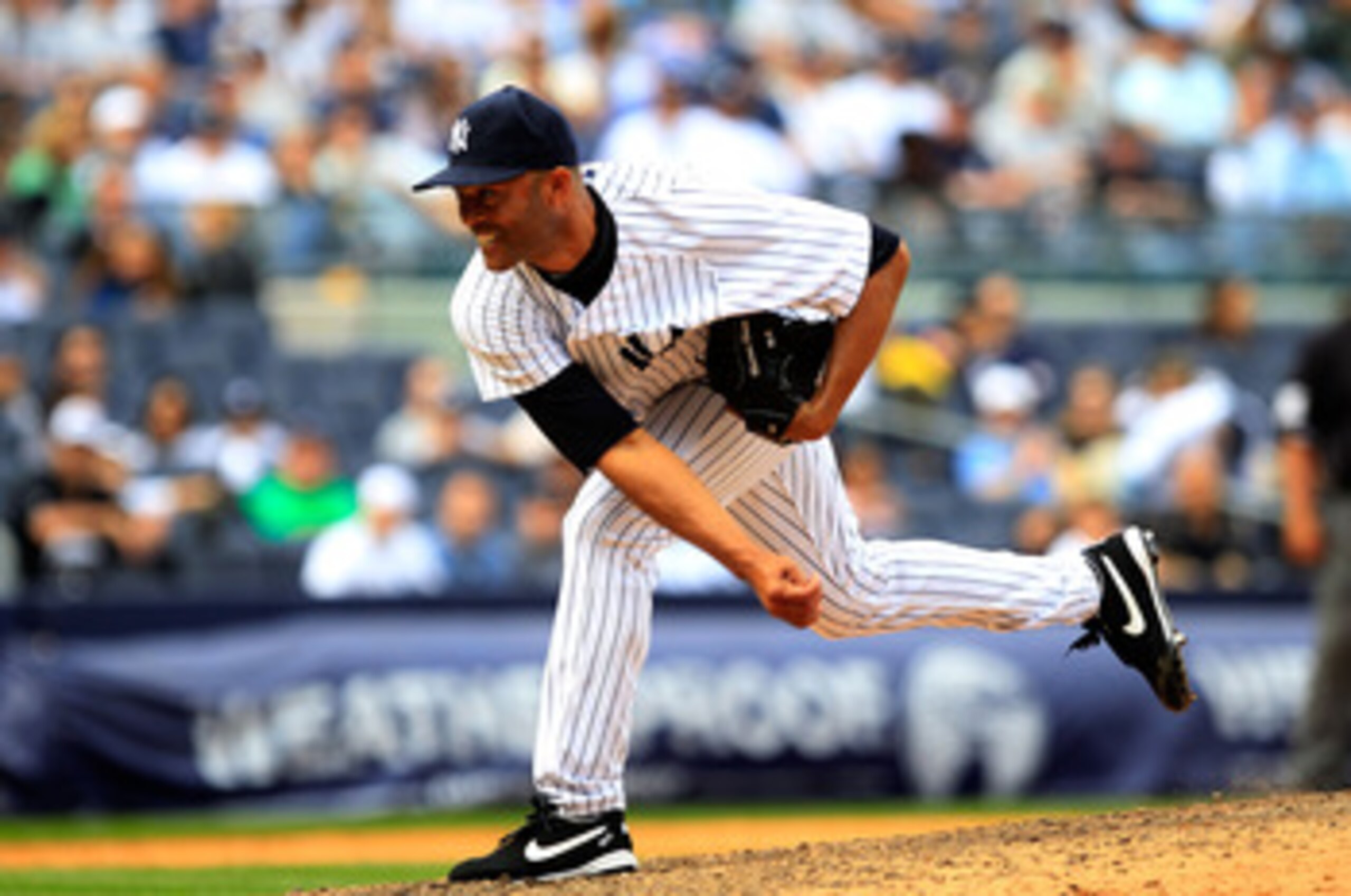 NEW YORK, NY - MAY 01: Mariano Rivera #42 of the New York Yankees pitches in the ninth inning against the Toronto Blue Jays at Yankee Stadium on May 1, 2011 in the Bronx borough of New York City. The Yankees defeated the Blue Jays 5-2. (Photo by Chris Tro
