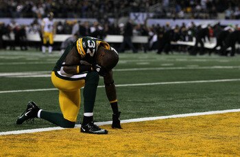 ARLINGTON, TX - FEBRUARY 06:  Sam Shields #37 of the Green Bay Packers readies to play against the Pittsburgh Steelers during Super Bowl XLV at Cowboys Stadium on February 6, 2011 in Arlington, Texas.  (Photo by Al Bello/Getty Images)