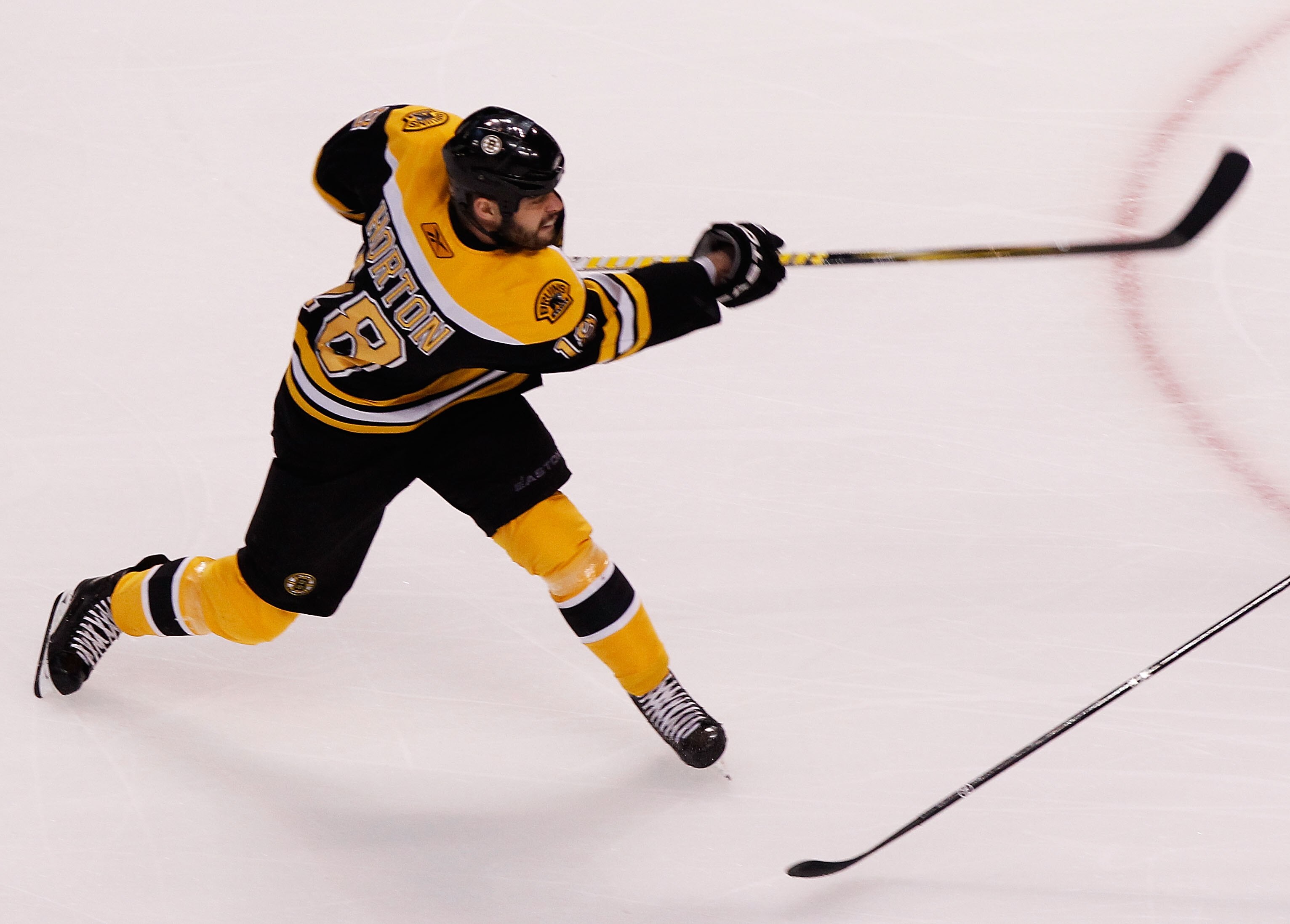 BOSTON, MA - MAY 14:  Nathan Horton #18 of the Boston Bruins controls the puck against the Tampa Bay Lightning in Game One of the Eastern Conference Finals during the 2011 NHL Stanley Cup Playoffs at TD Garden on May 14, 2011 in Boston, Massachusetts.  (P