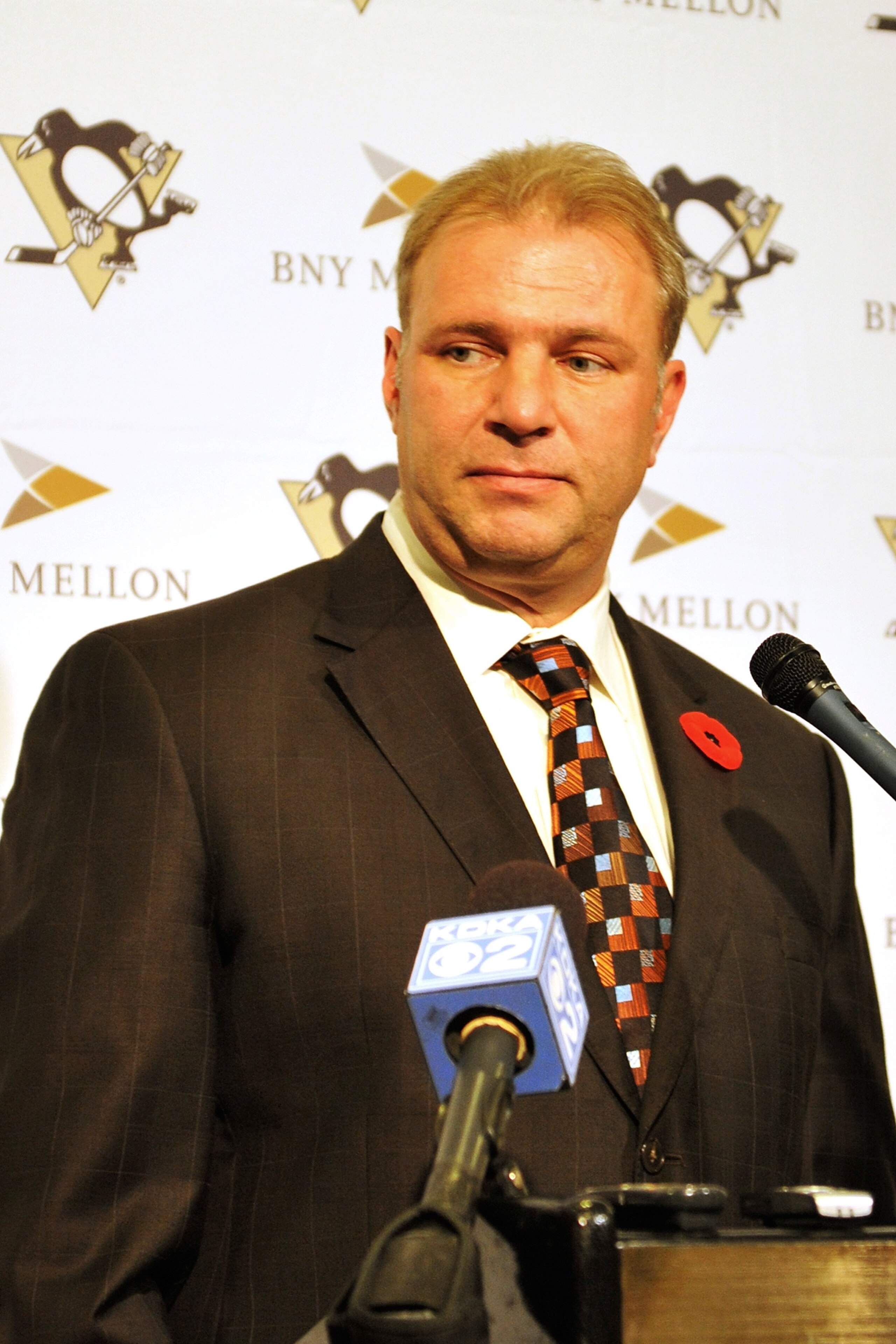 PITTSBURGH - NOVEMBER 06:  Head coach Michel Therrien of the Pittsburgh Penguins addresses the media after a game against the Edmonton Oilers on November 6 2008 at Mellon Arena in Pittsburgh, Pennsylvania.  (Photo by Jamie Sabau/Getty Images)