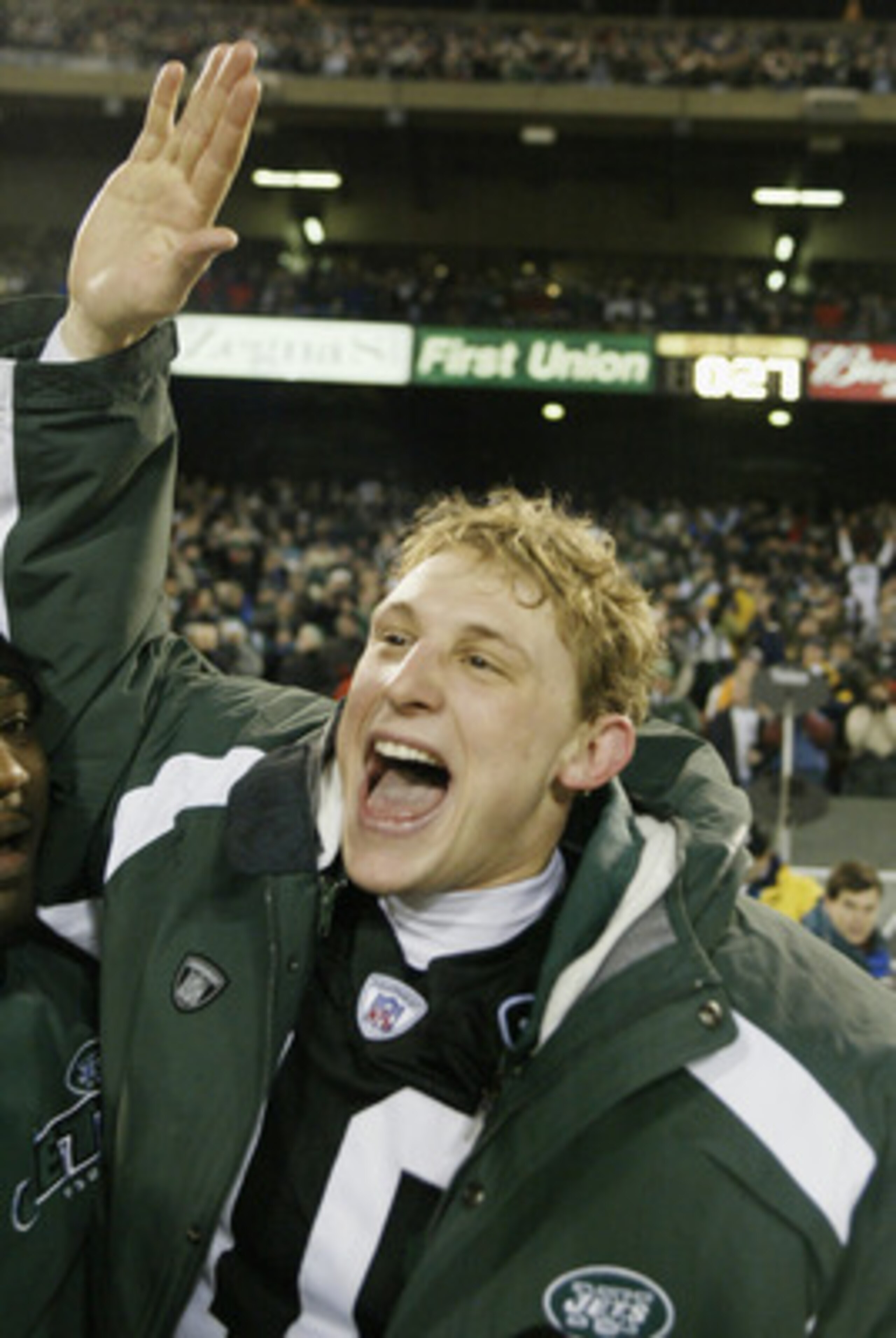 EAST RUTHERFORD, NJ - DECEMBER 29:  Quarterback Chad Pennington #10 of the New York Jets celebrates victory over the Green Bay Packers and winning the AFC East championship at Giants Stadium on December 29, 2002 in East Rutherford, New Jersey. The Jets wo