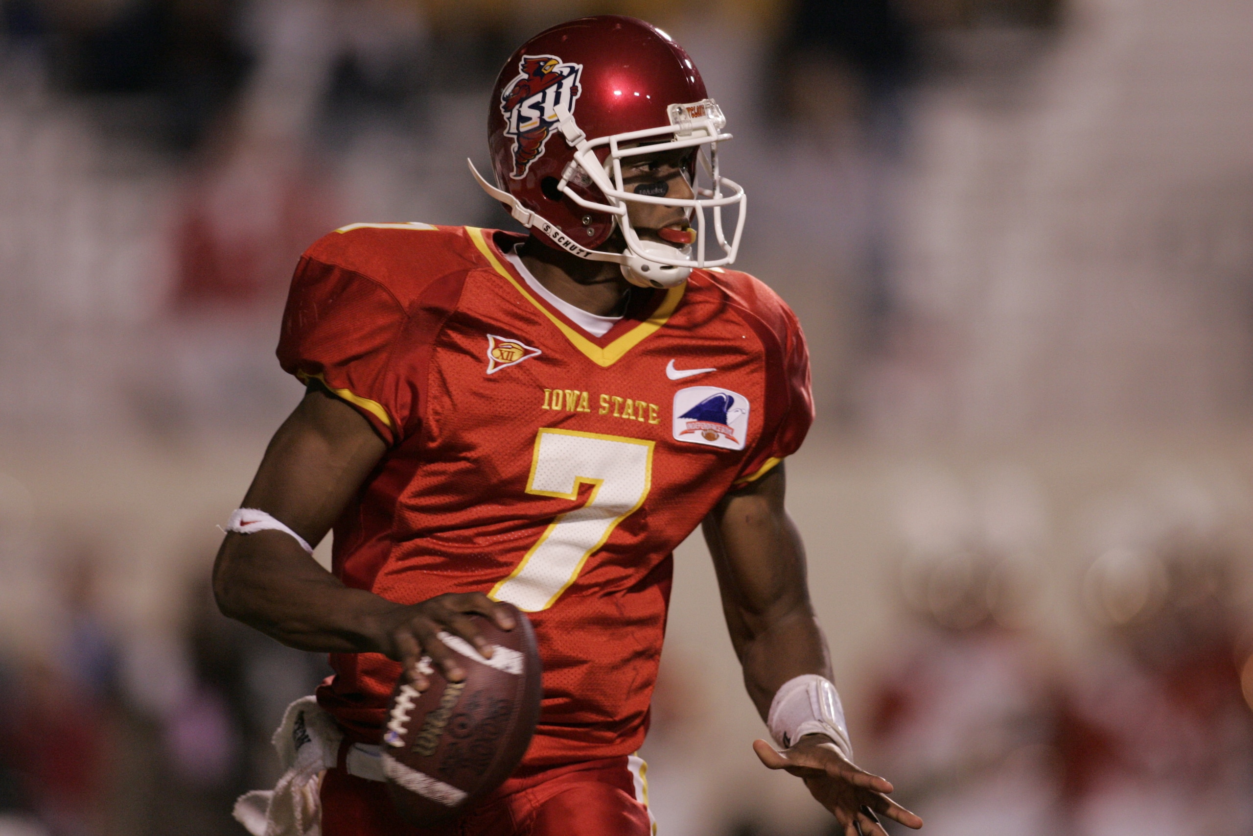 NEW ORLEANS - DECEMBER 28: Quarterback Bret Meyer #7 of the Iowa State University Cyclones looks for an open receiver against the Miami University of Ohio RedHawks during the Independence Bowl at Independence Stadium on December 28, 2004 in Shreveport, L NEW ORLEANS - DECEMBER 28: Quarterback Bret Meyer #7 of the Iowa State University Cyclones looks for an open receiver against the Miami University of Ohio RedHawks during the Independence Bowl at Independence Stadium on December 28, 2004 in Shreveport, L