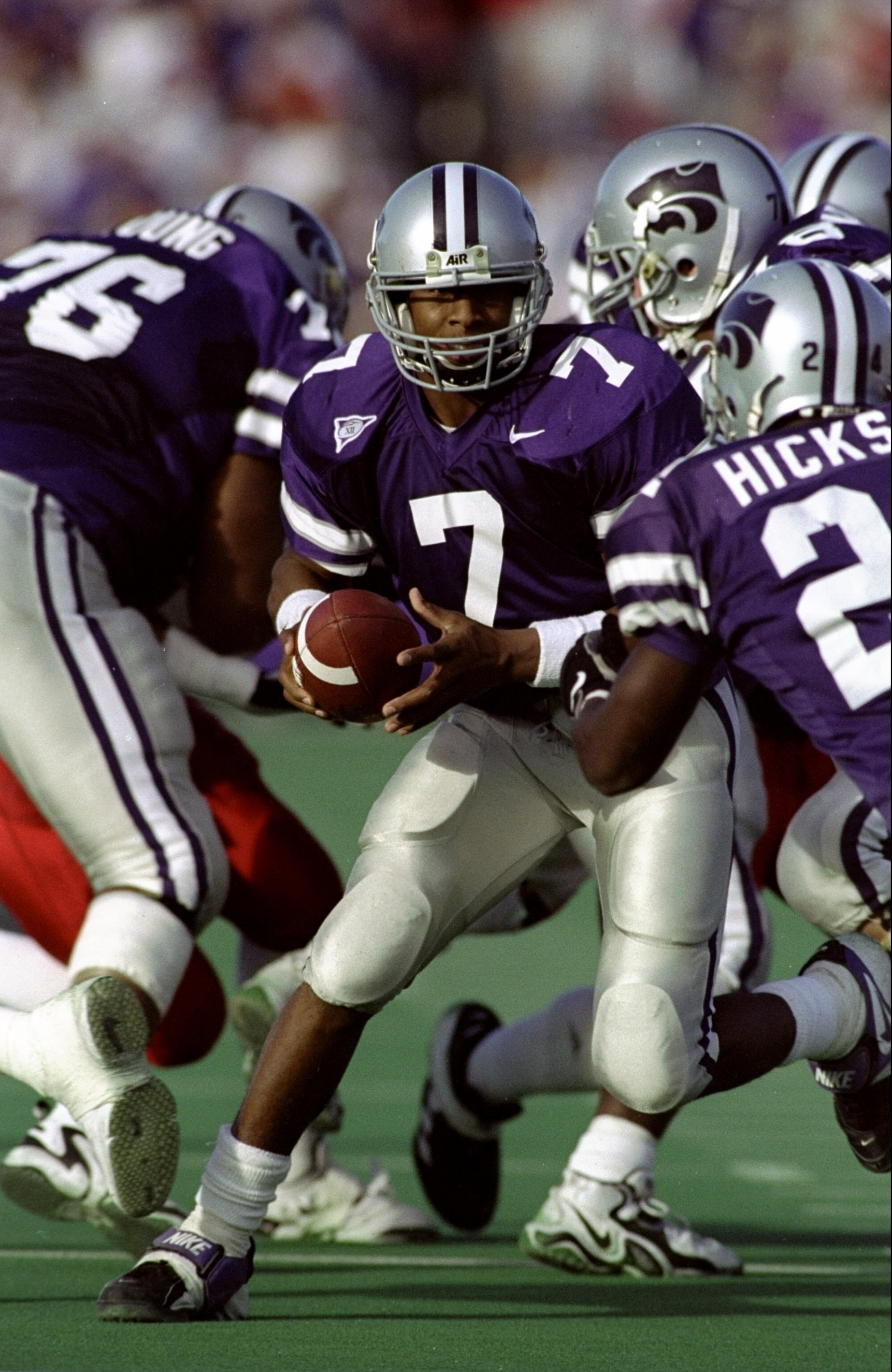 14 Nov 1998:  Quarterback Michael Bishop #7 of the Kansas State Wildcats prepares to hand the ball off during a game against the Nebraska Cornhuskers at Wagner Field in Manhattan, Kansas. The Wildcats defeated the Cornhuskers 40-30. Mandatory Credit: Matt
