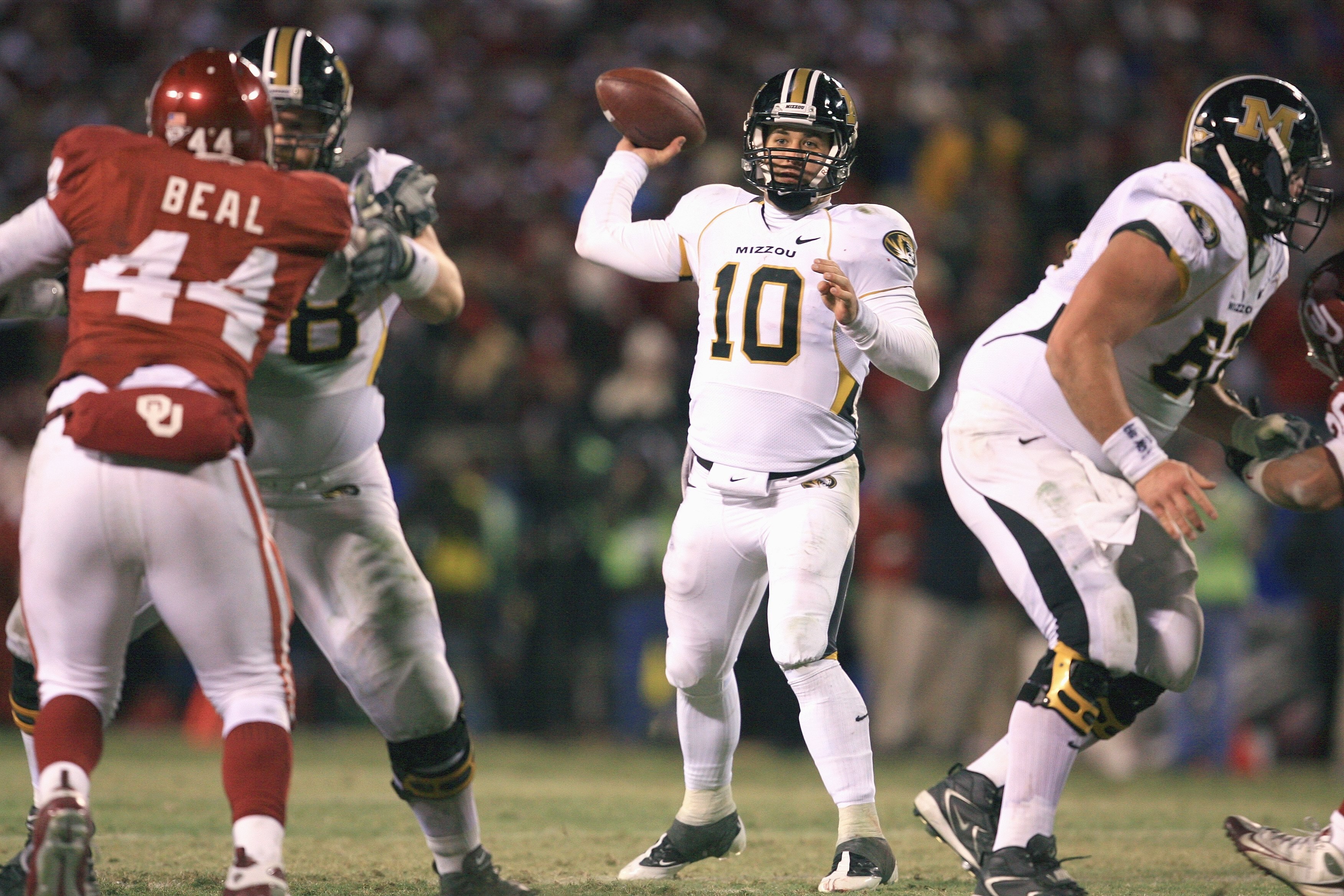 KANSAS CITY, MO - DECEMBER 06: Quarterback Chase Daniel #10 of the Missouri Tigers passes the ball during the game against the Oklahoma Sooners on December 6, 2008 at Arrowhead Stadium in Kansas City, Missouri. (Photo by Jamie Squire/Getty Images)