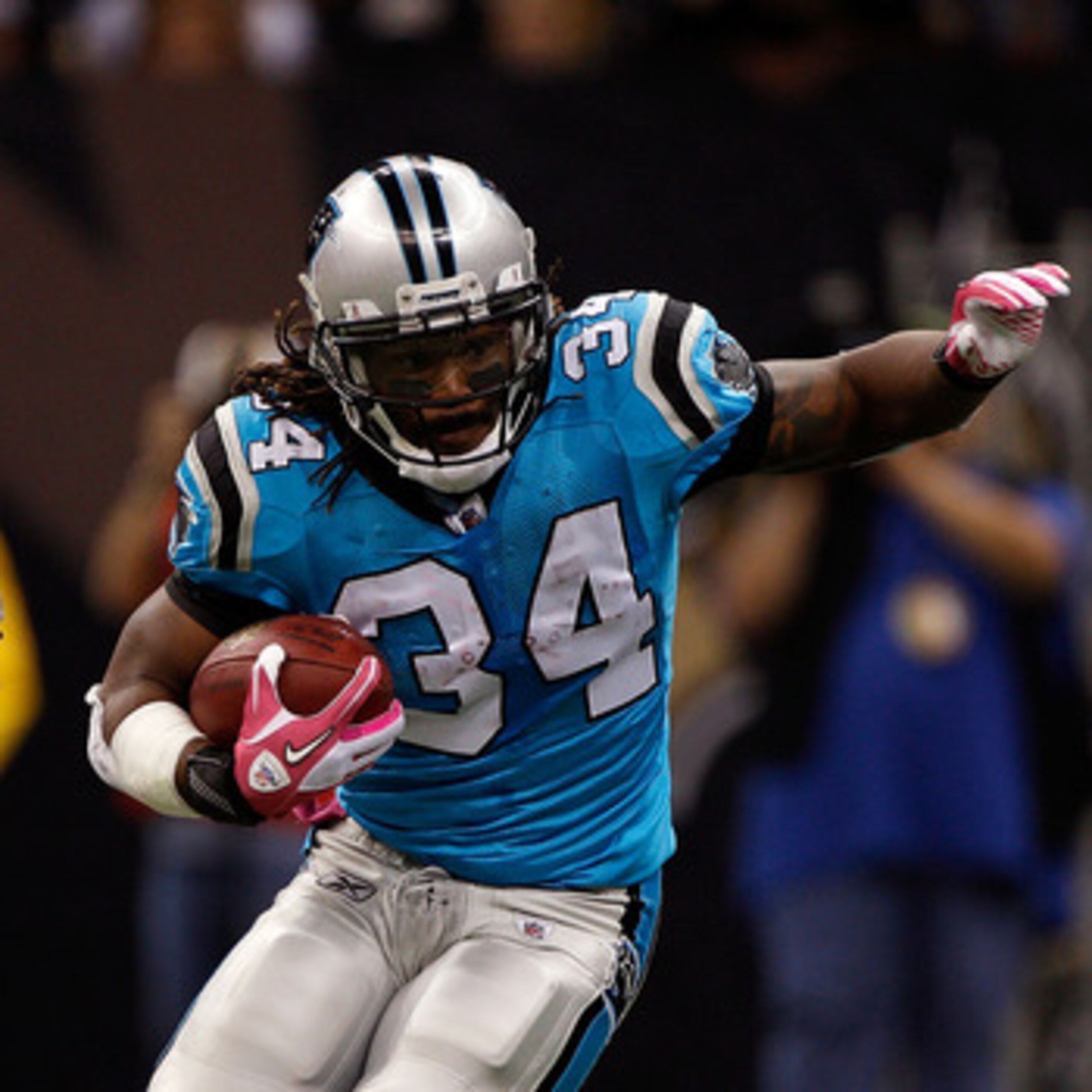NEW ORLEANS - OCTOBER 03: DeAngelo Williams #34 of the Carolina Panthers in action during the game against the New Orleans Saints at the Louisiana Superdome on October 3, 2010 in New Orleans, Louisiana. (Photo by Chris Graythen/Getty Images) NEW ORLEANS - OCTOBER 03: DeAngelo Williams #34 of the Carolina Panthers in action during the game against the New Orleans Saints at the Louisiana Superdome on October 3, 2010 in New Orleans, Louisiana. (Photo by Chris Graythen/Getty Images)