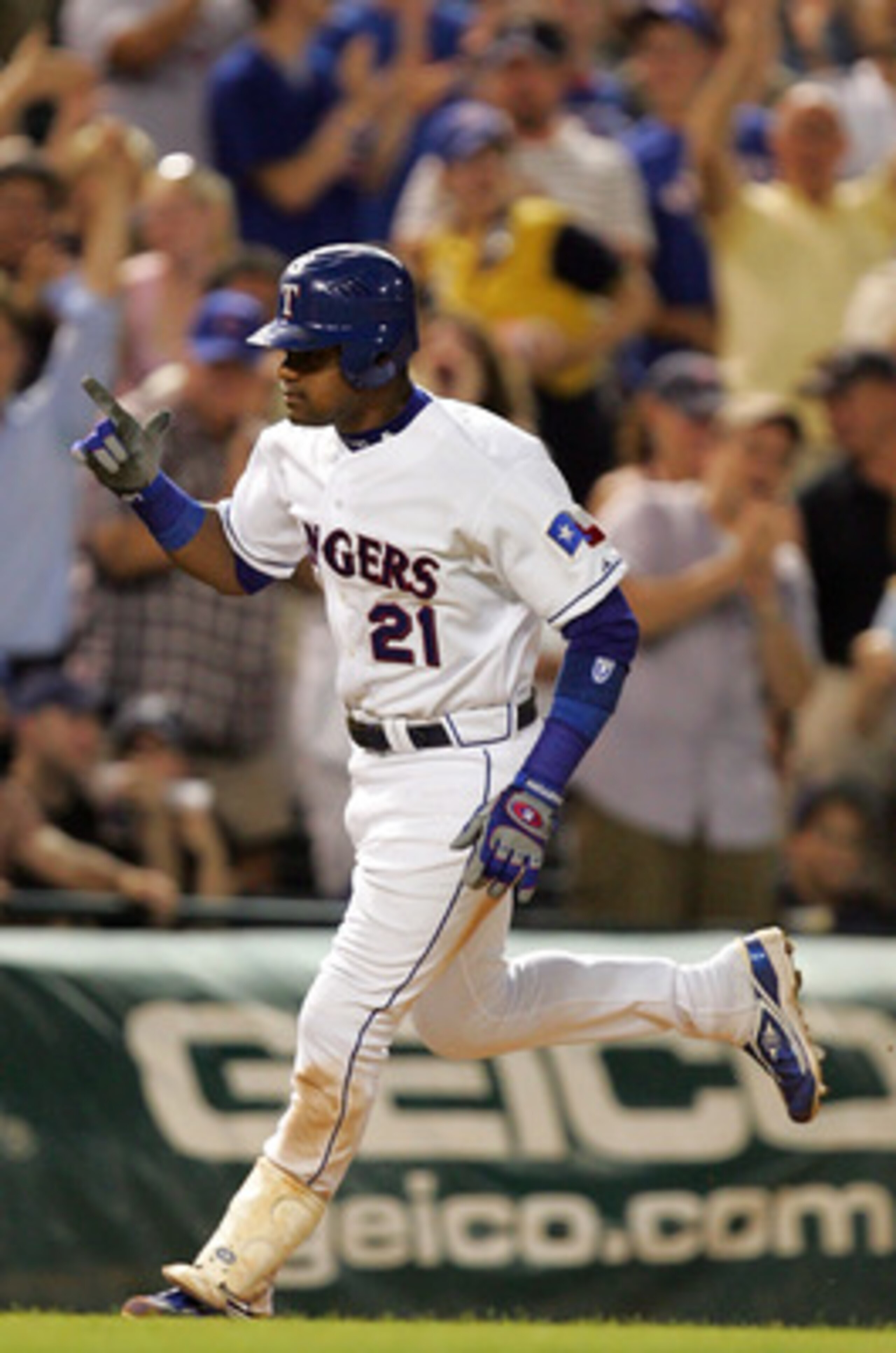 ARLINGTON, TX - JUNE 20:  Sammy Sosa #21 of the Texas Rangers runs the bases after hitting his 600th career home run against the Chicago Cubs during their inter-league game on June 20, 2007 at Rangers Ballpark in Arlington, Texas.  (Photo by Ronald Martin