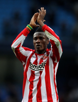 MANCHESTER, ENGLAND - APRIL 03:  Asamoah Gyan of Sunderland applauds the fans at the end of the Barclays Premier League match between Manchester City and Sunderland at the City of Manchester Stadium on April 3, 2011 in Manchester, England.  (Photo by Alex