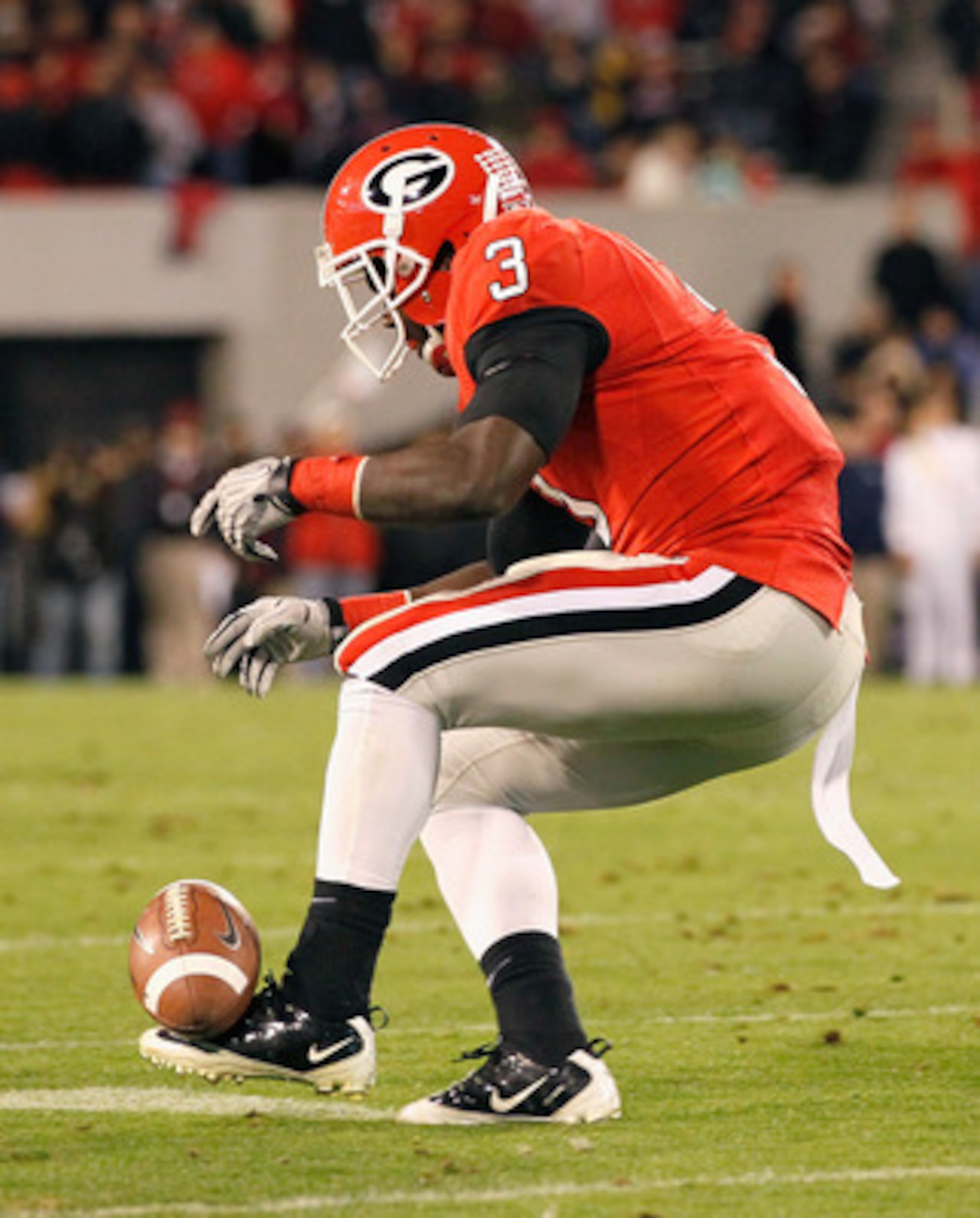ATHENS, GA - NOVEMBER 27:  Washaun Ealey #3 of the Georgia Bulldogs drops this reception against the Georgia Tech Yellow Jackets at Sanford Stadium on November 27, 2010 in Athens, Georgia.  (Photo by Kevin C. Cox/Getty Images)