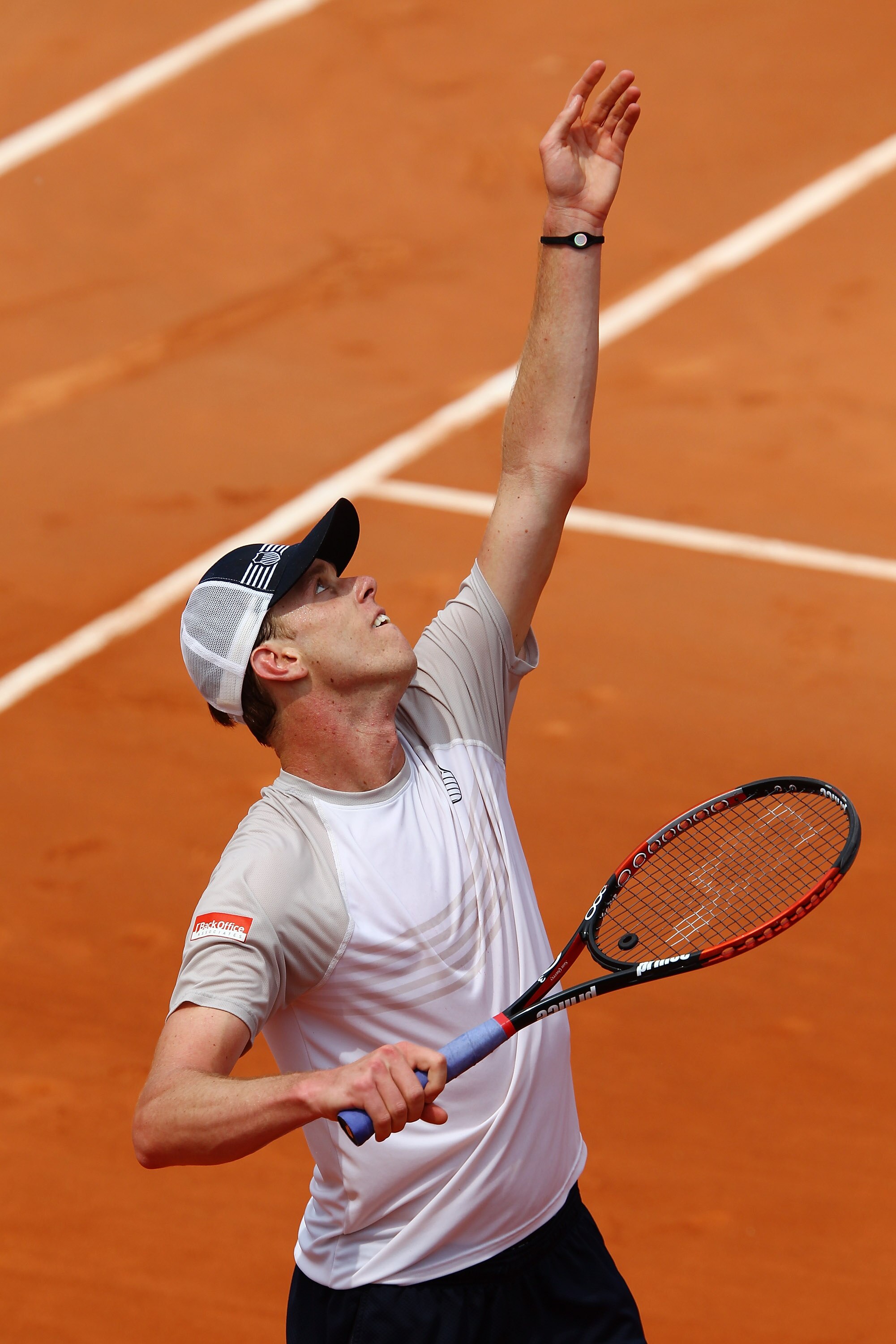 PARIS - MAY 25:  Sam Querrey of the United States serves during the men's singles first round match between Sam Querrey of the United States and Robby Ginepri of the United States at the French Open on day three of the French Open at Roland Garros on May