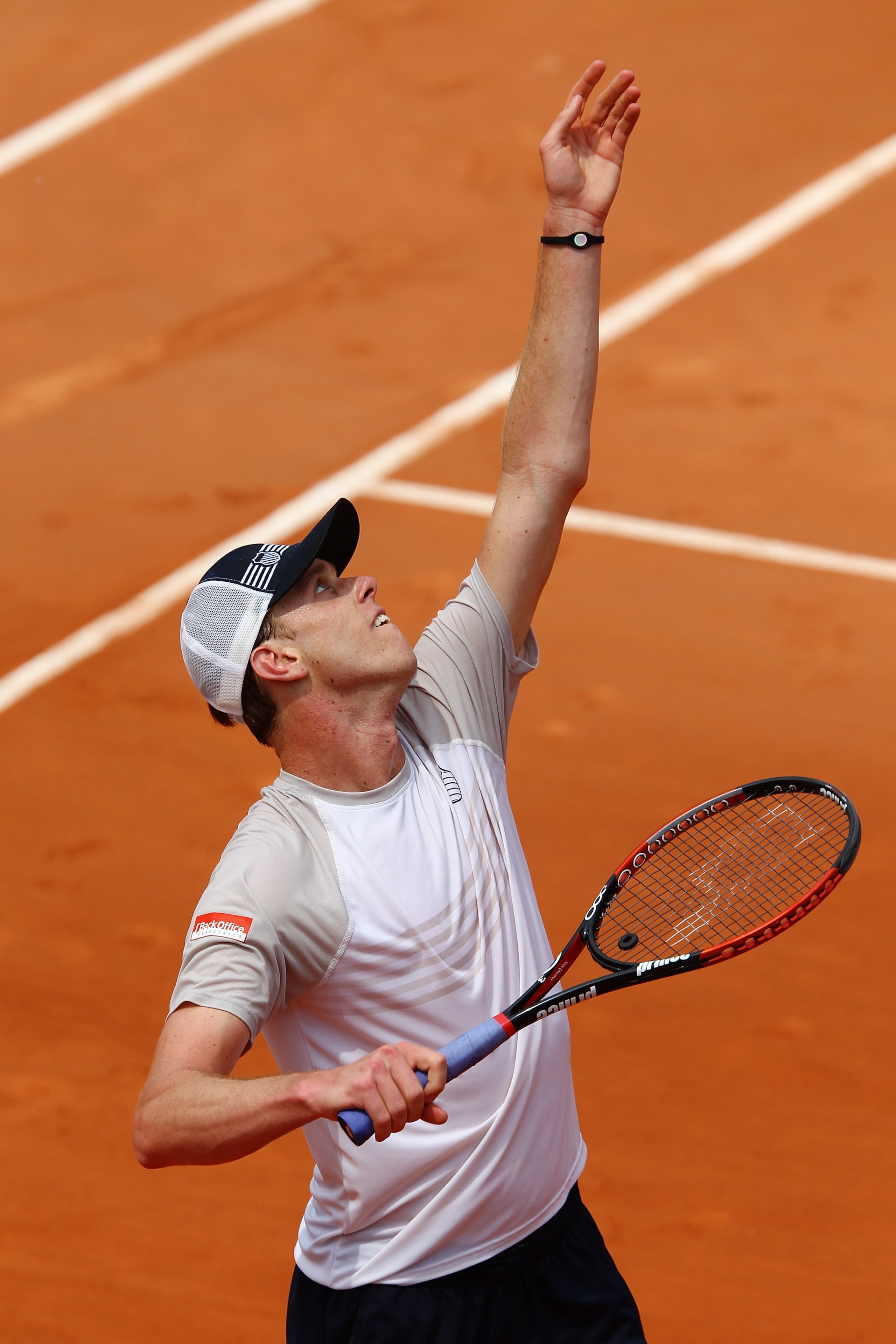 PARIS - MAY 25:  Sam Querrey of the United States serves during the men's singles first round match between Sam Querrey of the United States and Robby Ginepri of the United States at the French Open on day three of the French Open at Roland Garros on May