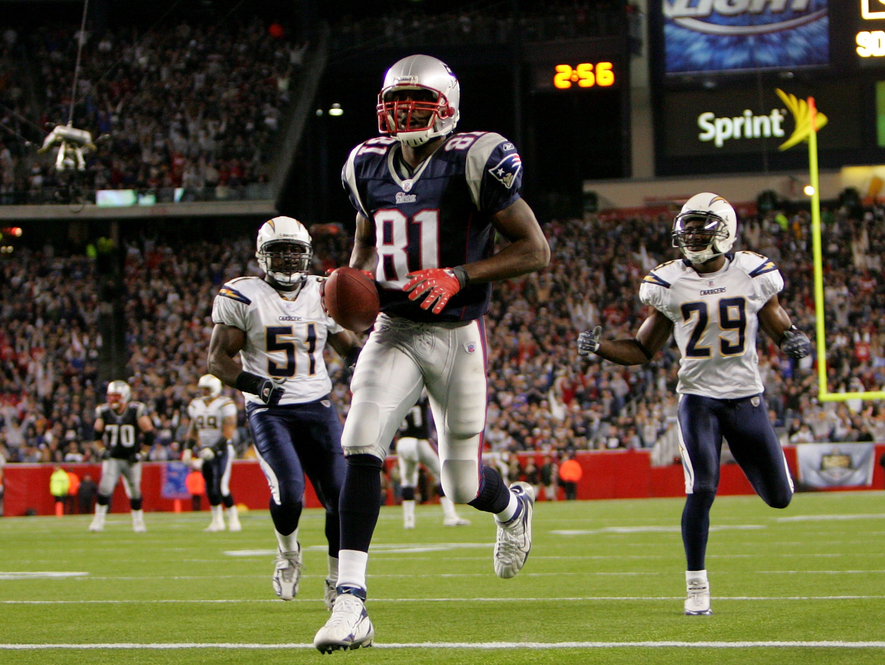 FOXBORO, MA - SEPTEMBER 16:  Randy Moss #81 of the New England Patriots scores a touchdown against the San Diego Chargers during their game at Gillette Stadium September 16, 2007 in Foxboro, Massachusetts.  (Photo by Nick Laham/Getty Images)