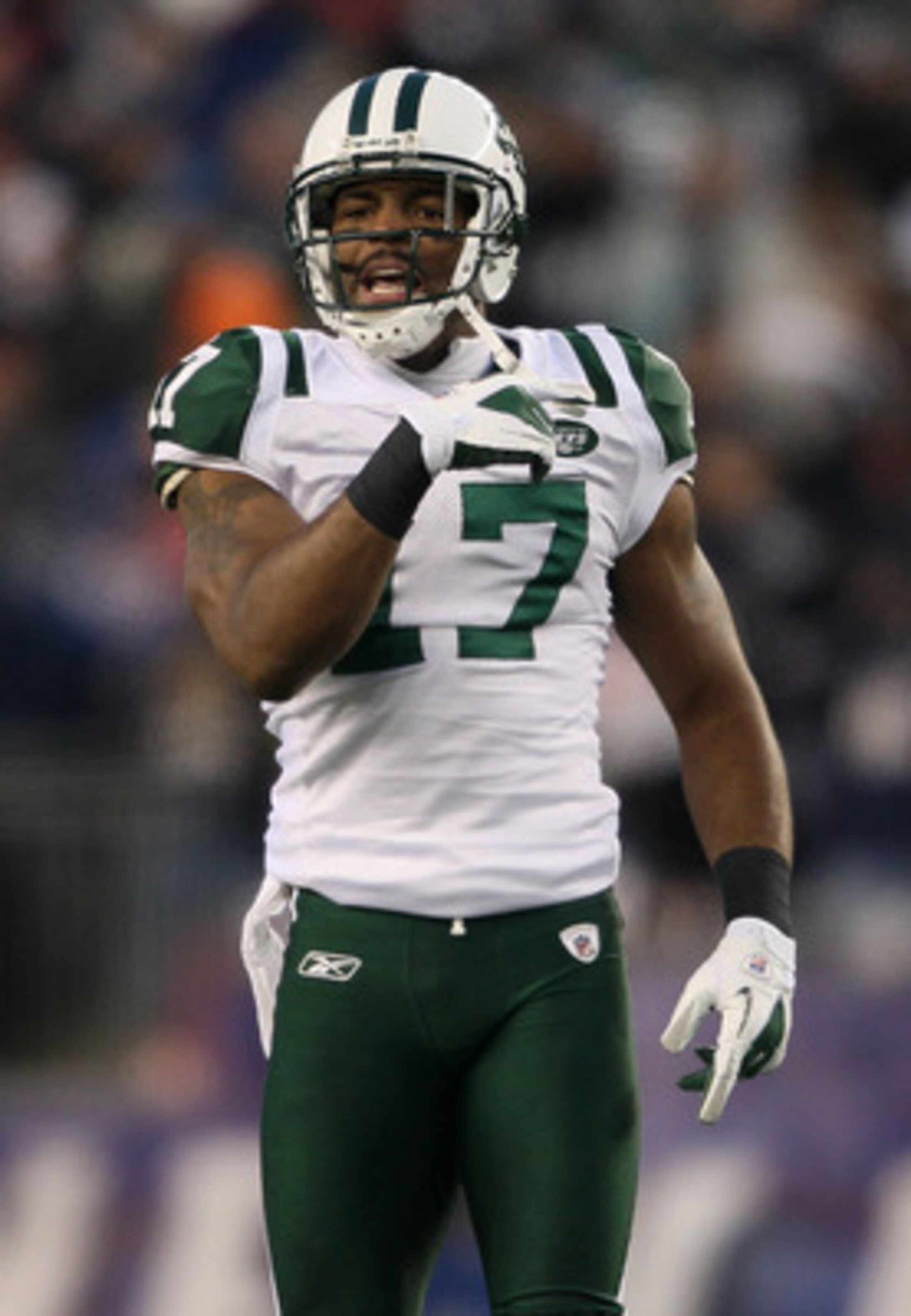 FOXBORO, MA - JANUARY 16: Wide receiver Braylon Edwards #17 of the New York Jets reacts to a call during their 2011 AFC divisional playoff game against the New England Patriots at Gillette Stadium on January 16, 2011 in Foxboro, Massachusetts. (Photo by FOXBORO, MA - JANUARY 16: Wide receiver Braylon Edwards #17 of the New York Jets reacts to a call during their 2011 AFC divisional playoff game against the New England Patriots at Gillette Stadium on January 16, 2011 in Foxboro, Massachusetts. (Photo by