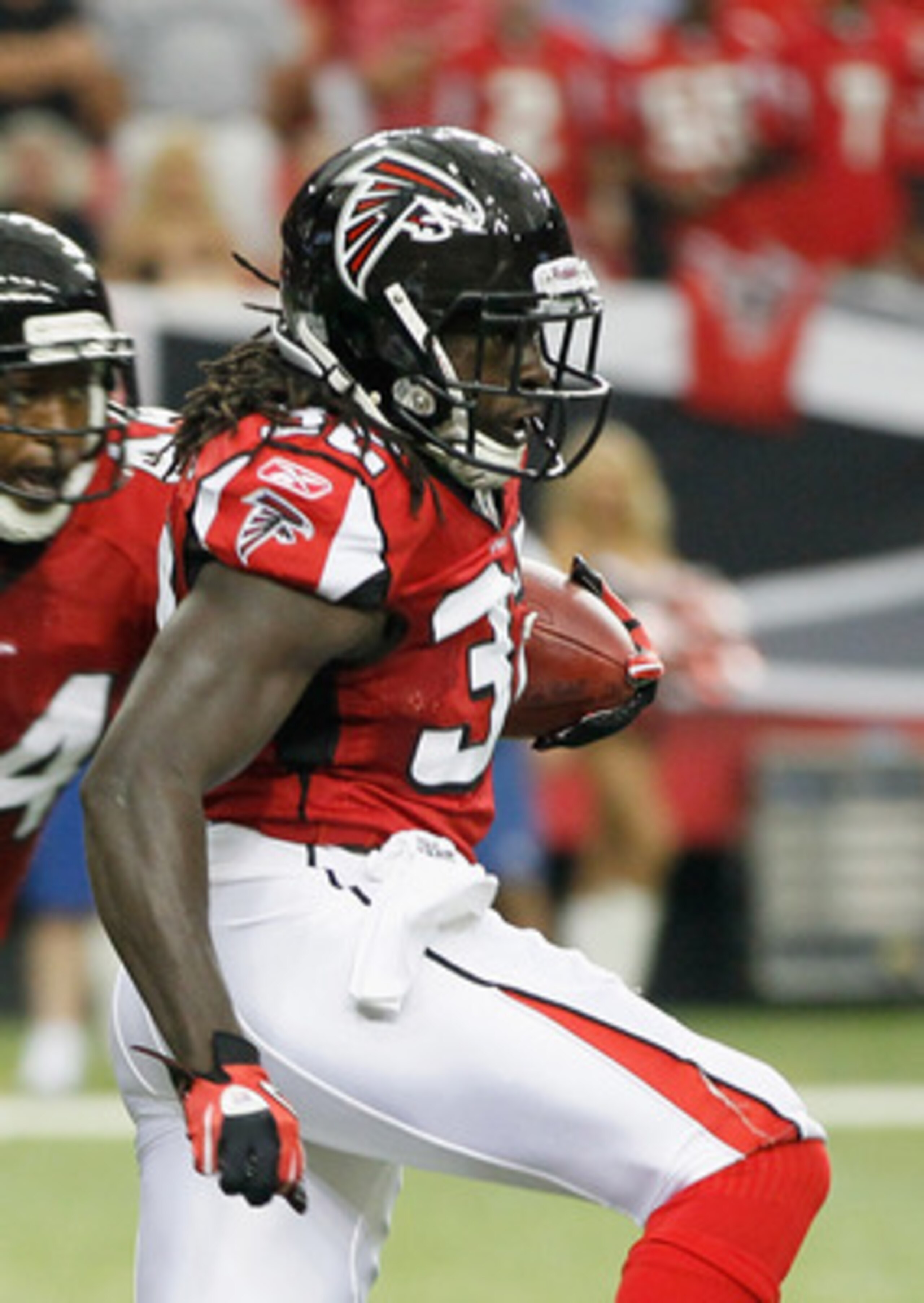 ATLANTA - SEPTEMBER 19:  Jerious Norwood #32 of the Atlanta Falcons against the Arizona Cardinals at Georgia Dome on September 19, 2010 in Atlanta, Georgia.  (Photo by Kevin C. Cox/Getty Images)