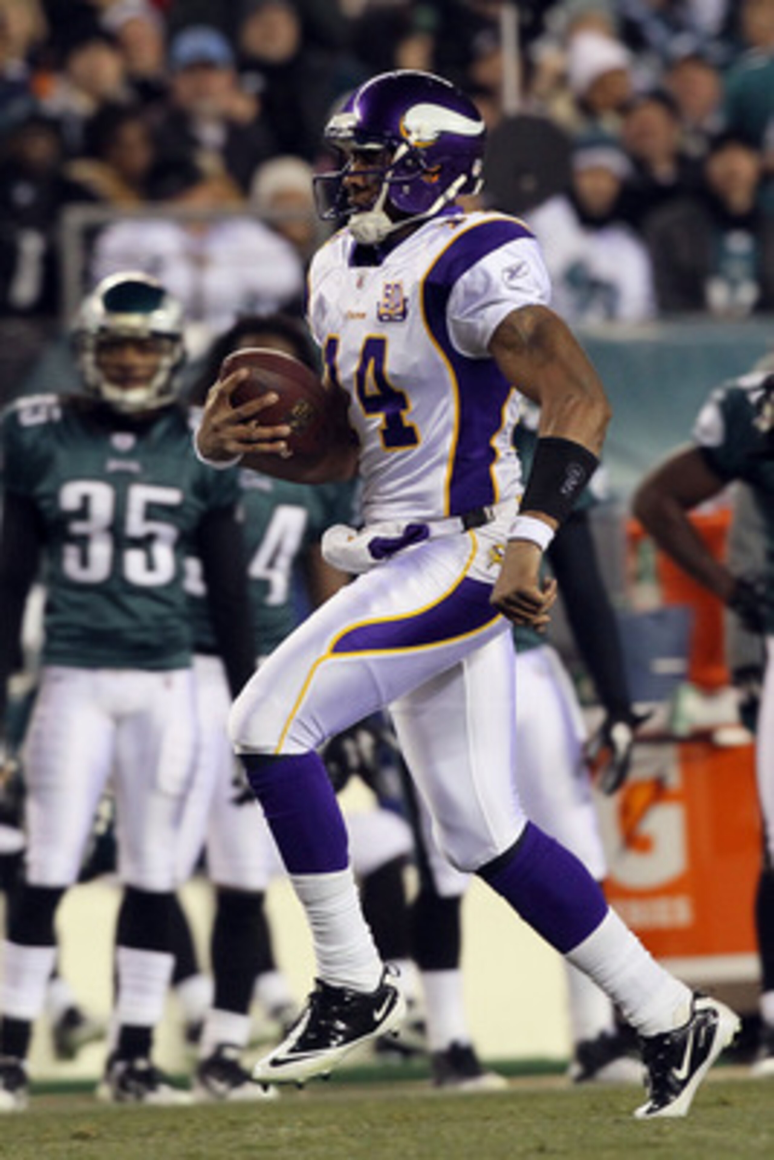 PHILADELPHIA, PA - DECEMBER 28:  Joe Webb #14 of the Minnesota Vikings in action against the Philadelphia Eagles at Lincoln Financial Field on December 26, 2010 in Philadelphia, Pennsylvania.  (Photo by Jim McIsaac/Getty Images)