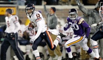 MINNEAPOLIS, MN - DECEMBER 20:  Johnny Knox #13 of the Chicago Bears scores a touchdown against the Minnesota Vikings at TCF Bank Stadium on December 20, 2010 in Minneapolis, Minnesota.  (Photo by Matthew Stockman/Getty Images)