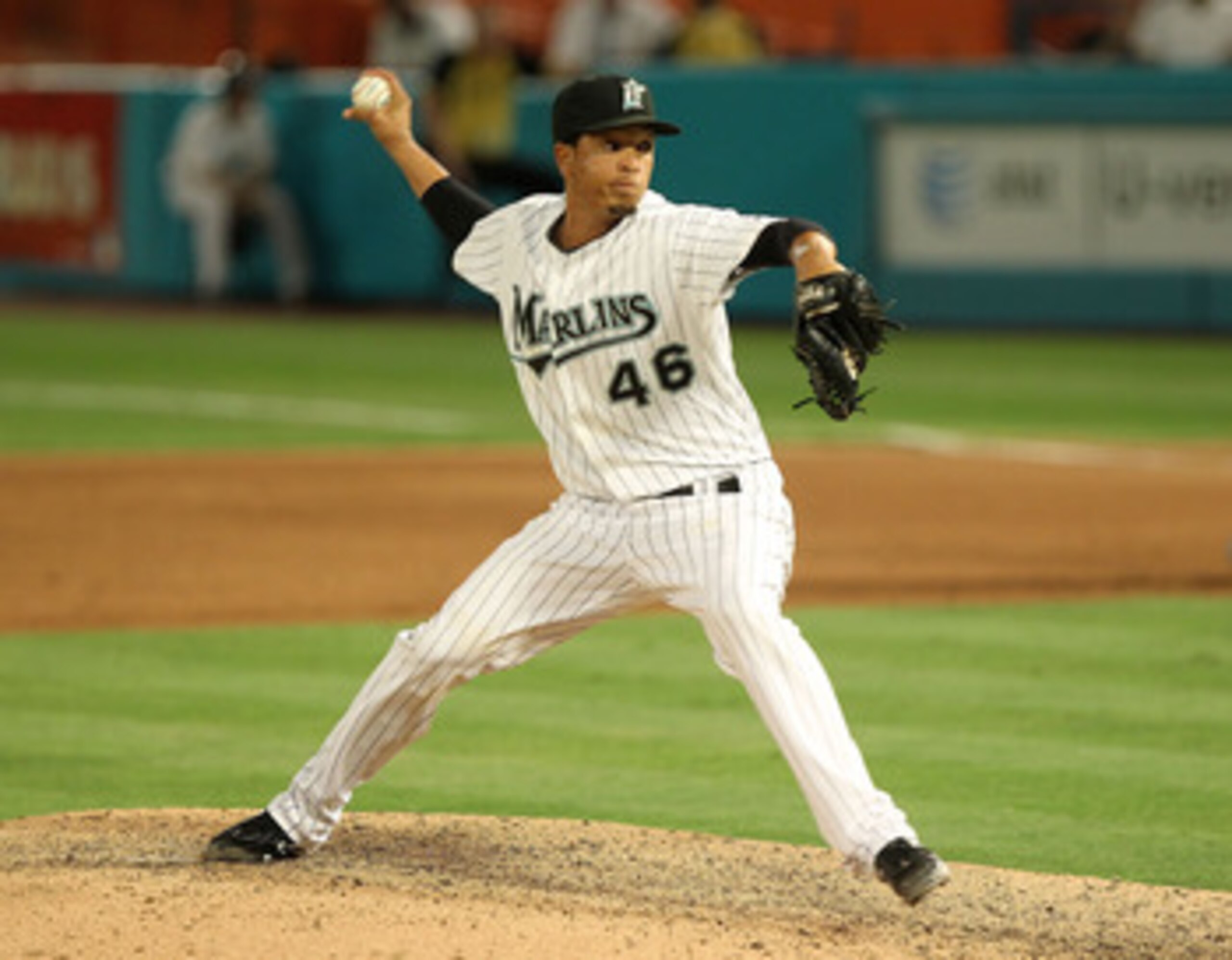 MIAMI GARDENS, FL - APRIL 26:  Leo Nunez #46 of the Florida Marlins pitches during a game against the Los Angeles Dodgers at Sun Life Stadium on April 26, 2011 in Miami Gardens, Florida.  (Photo by Mike Ehrmann/Getty Images)