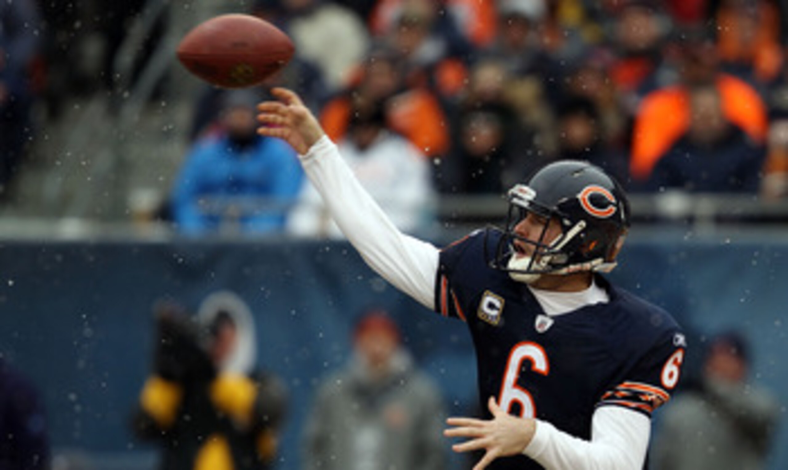 CHICAGO, IL - JANUARY 16:  Quarterback Jay Cutler #6 of the Chicago Bears throws the ball in the first quarter against the Seattle Seahawks in the 2011 NFC divisional playoff game at Soldier Field on January 16, 2011 in Chicago, Illinois.  (Photo by Jonat