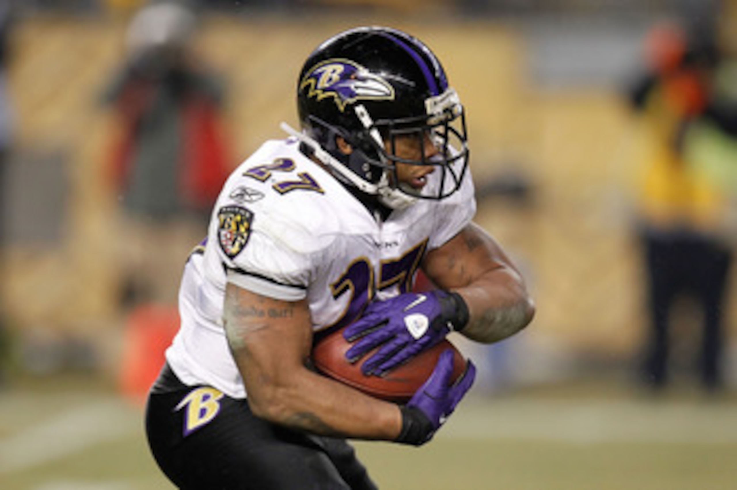 PITTSBURGH, PA - JANUARY 15:  Running back Ray Rice #27 of the Baltimore Ravens rushes against the Pittsburgh Steelers in the AFC Divisional Playoff Game at Heinz Field on January 15, 2011 in Pittsburgh, Pennsylvania.  (Photo by Gregory Shamus/Getty Image