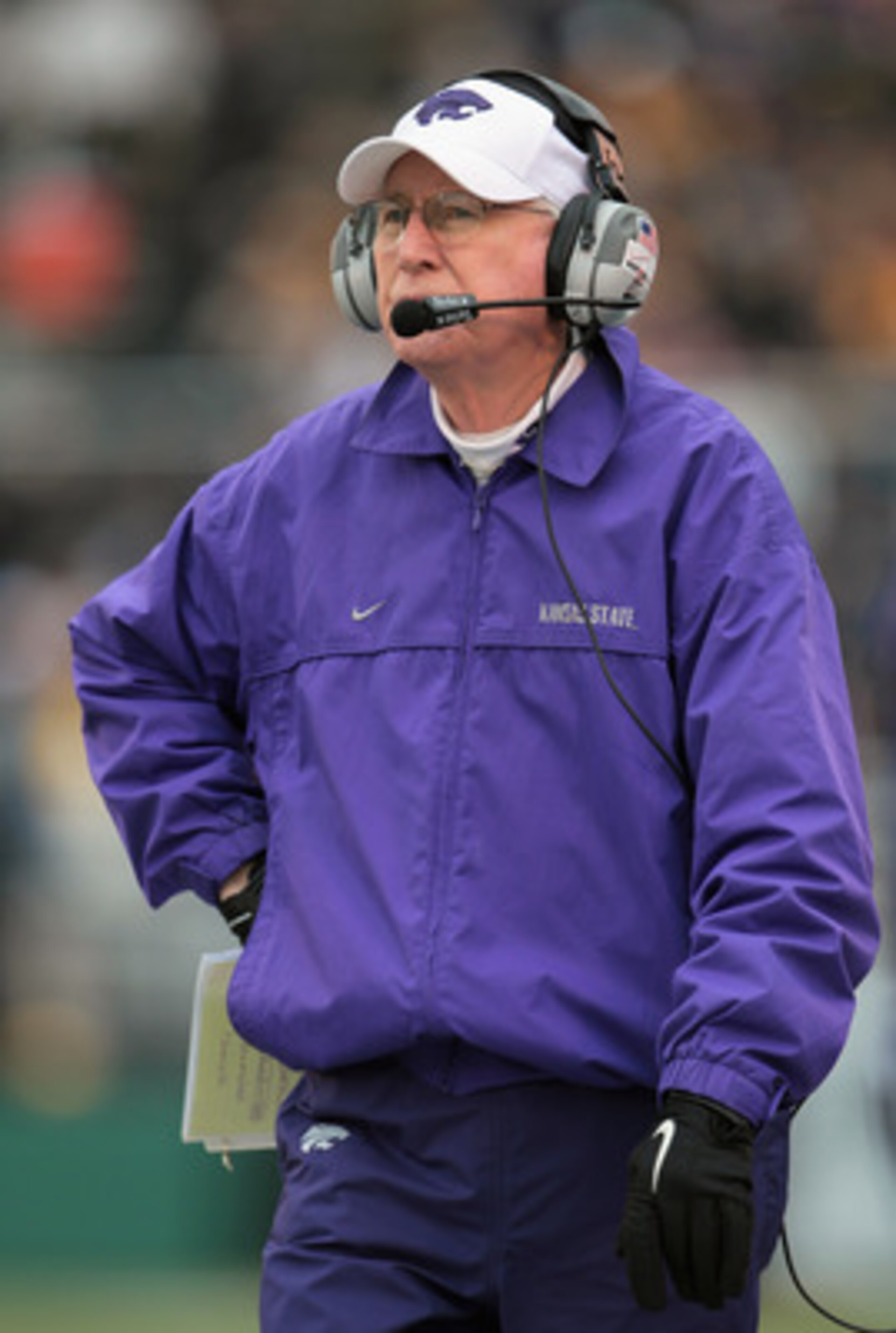 COLUMBIA, MO - NOVEMBER 13:  Head coach Bill Snyder of the Kansas State Wildcats looks on from the sidelines during the game against the Missouri Tigers on November 13, 2010 at Faurot Field/Memorial Stadium in Columbia, Missouri.  (Photo by Jamie Squire/G