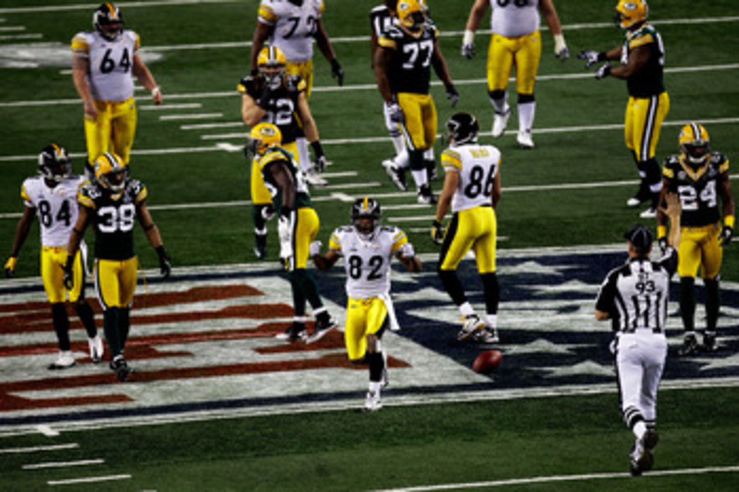 ARLINGTON, TX - FEBRUARY 06:  Antwaan Randle El #82 of the Pittsburgh Steelers reacts after catching a 13 yard pass against the Green Bay Packers in the second quarter during Super Bowl XLV at Cowboys Stadium on February 6, 2011 in Arlington, Texas.  (Pho