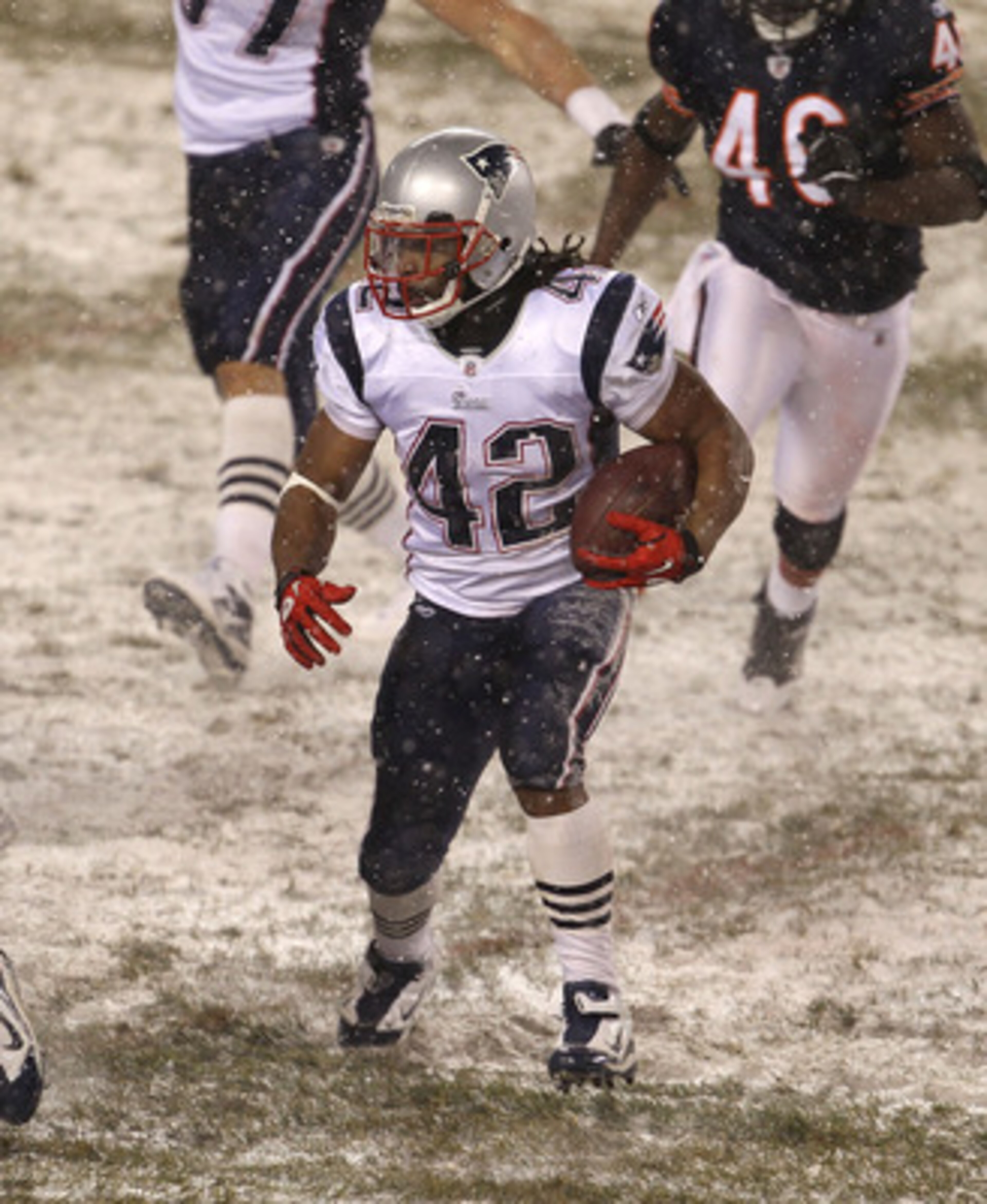 CHICAGO - DECEMBER 12: Ben-Jarvus Green-Ellis #42 of the New England Patriots runs against the Chicago Bears at Soldier Field on December 12, 2010 in Chicago, Illinois. The Patriots defeated the Bears 36-7. (Photo by Jonathan Daniel/Getty Images)