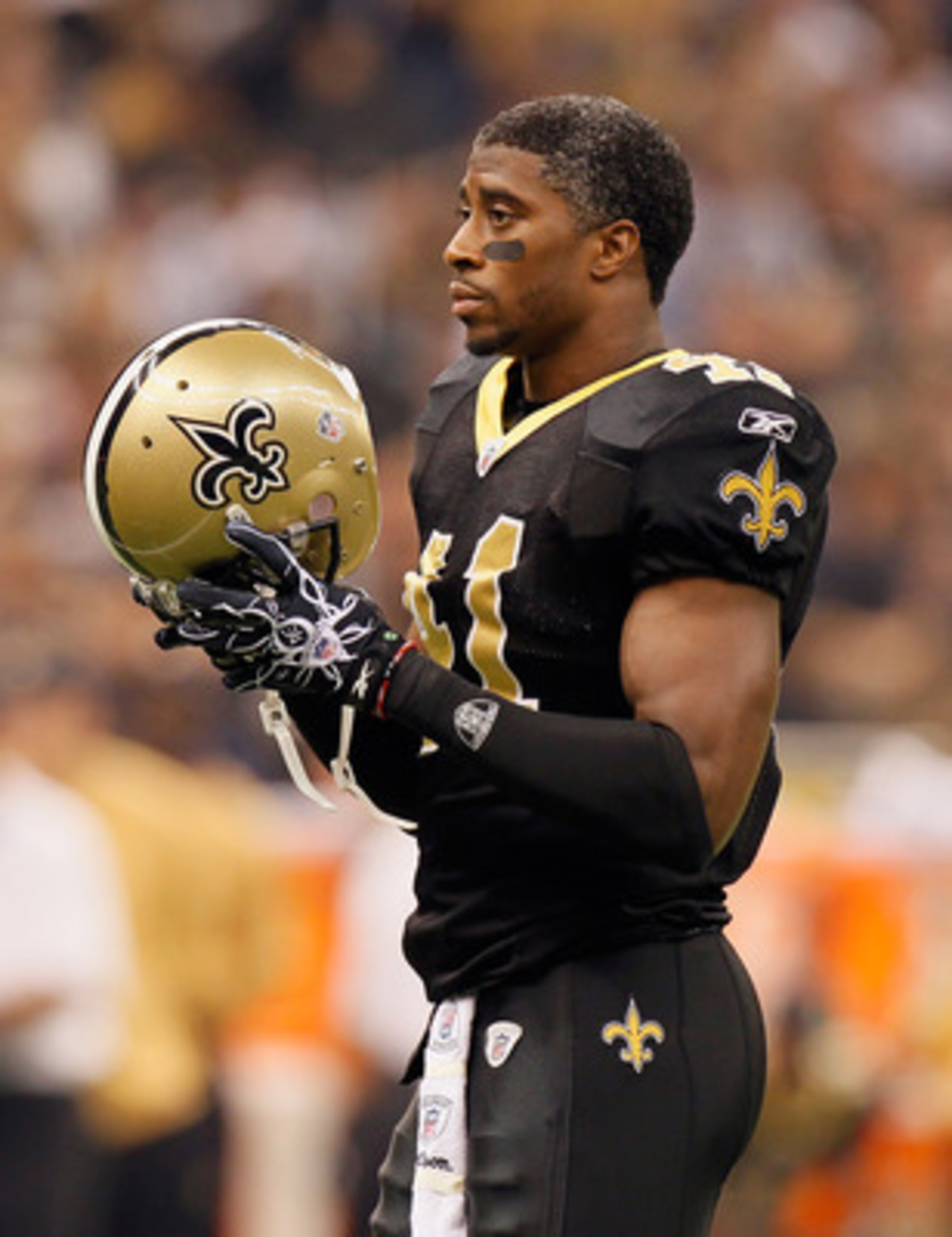 NEW ORLEANS - NOVEMBER 21:  Roman Harper #41 of the New Orleans Saints against the Seattle Seahawks at Louisiana Superdome on November 21, 2010 in New Orleans, Louisiana.  (Photo by Kevin C. Cox/Getty Images)