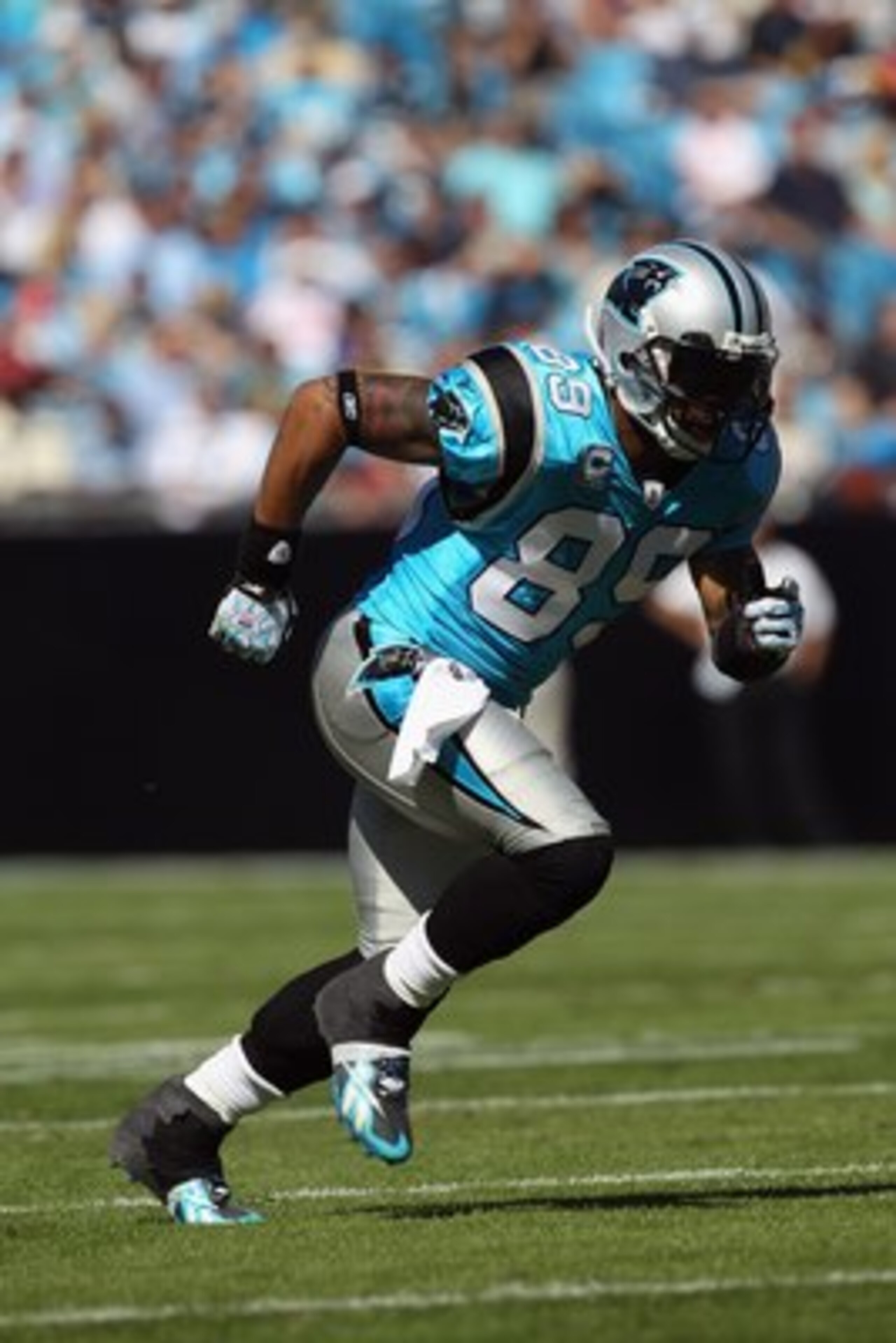 CHARLOTTE, NC - OCTOBER 24:  Steve Smith #89 of the Carolina Panthers against the San Francisco 49ers during their game at Bank of America Stadium on October 24, 2010 in Charlotte, North Carolina.  (Photo by Streeter Lecka/Getty Images)