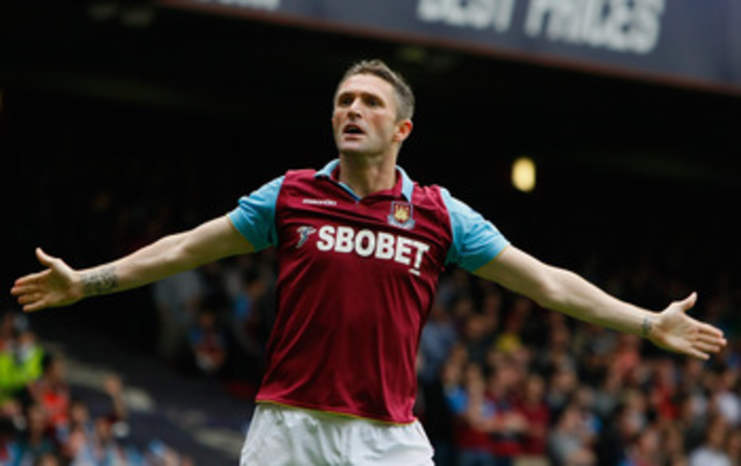 LONDON, ENGLAND - APRIL 16:  Robbie Keane of West Ham United celebrates scoring the opening goal during the Barclays Premier League match between West Ham United and Aston Villa at the Boleyn Ground on April 16, 2011 in London, England.  (Photo by Tom Dul