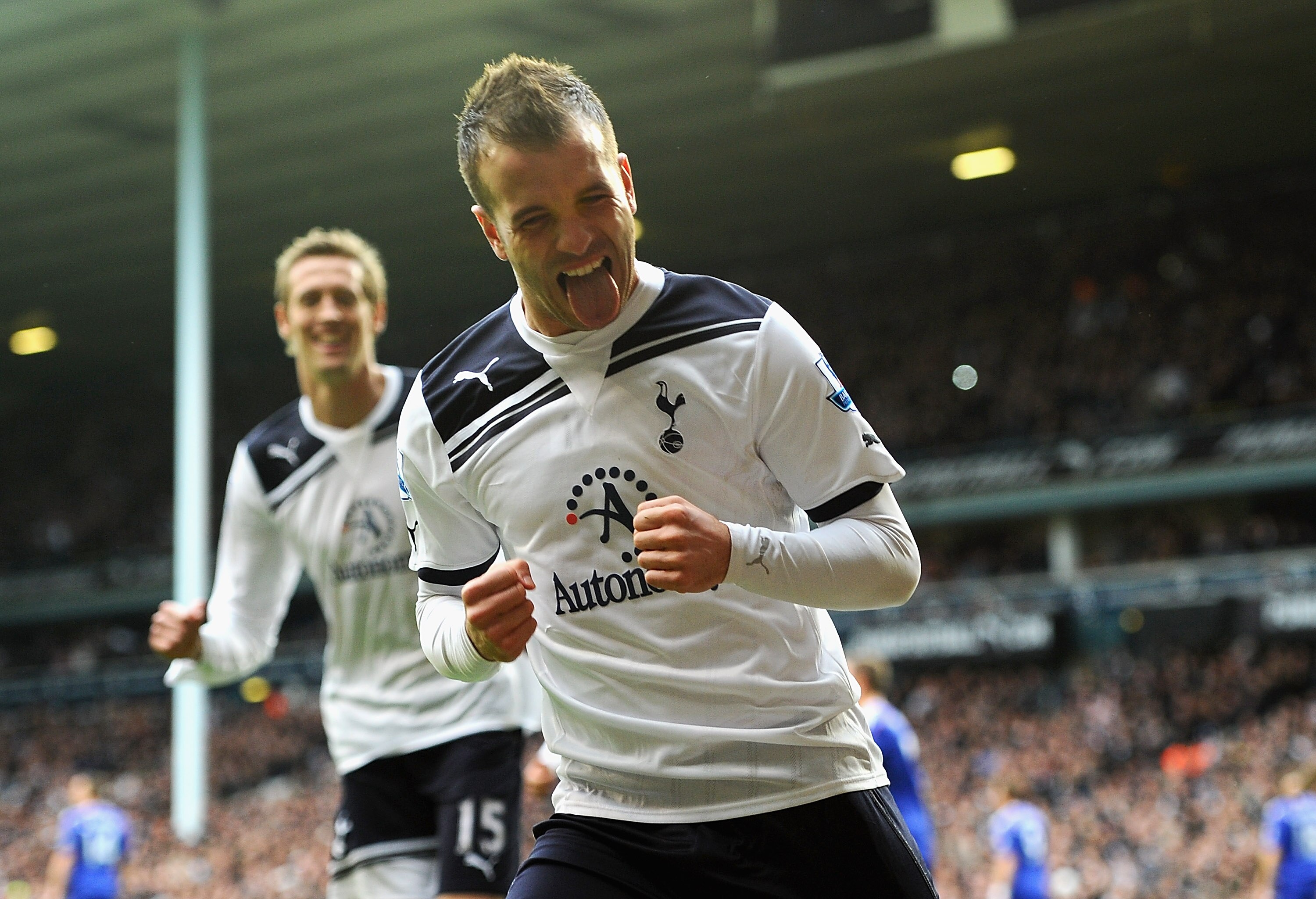 LONDON, ENGLAND - FEBRUARY 05:  Rafael van der Vaart of Tottenham Hotspur celebrates after scoring a penalty kick during the Barclays Premier League match between Tottenham Hotspur and Bolton Wanderers at White Hart Lane on February 5, 2011 in London, Eng