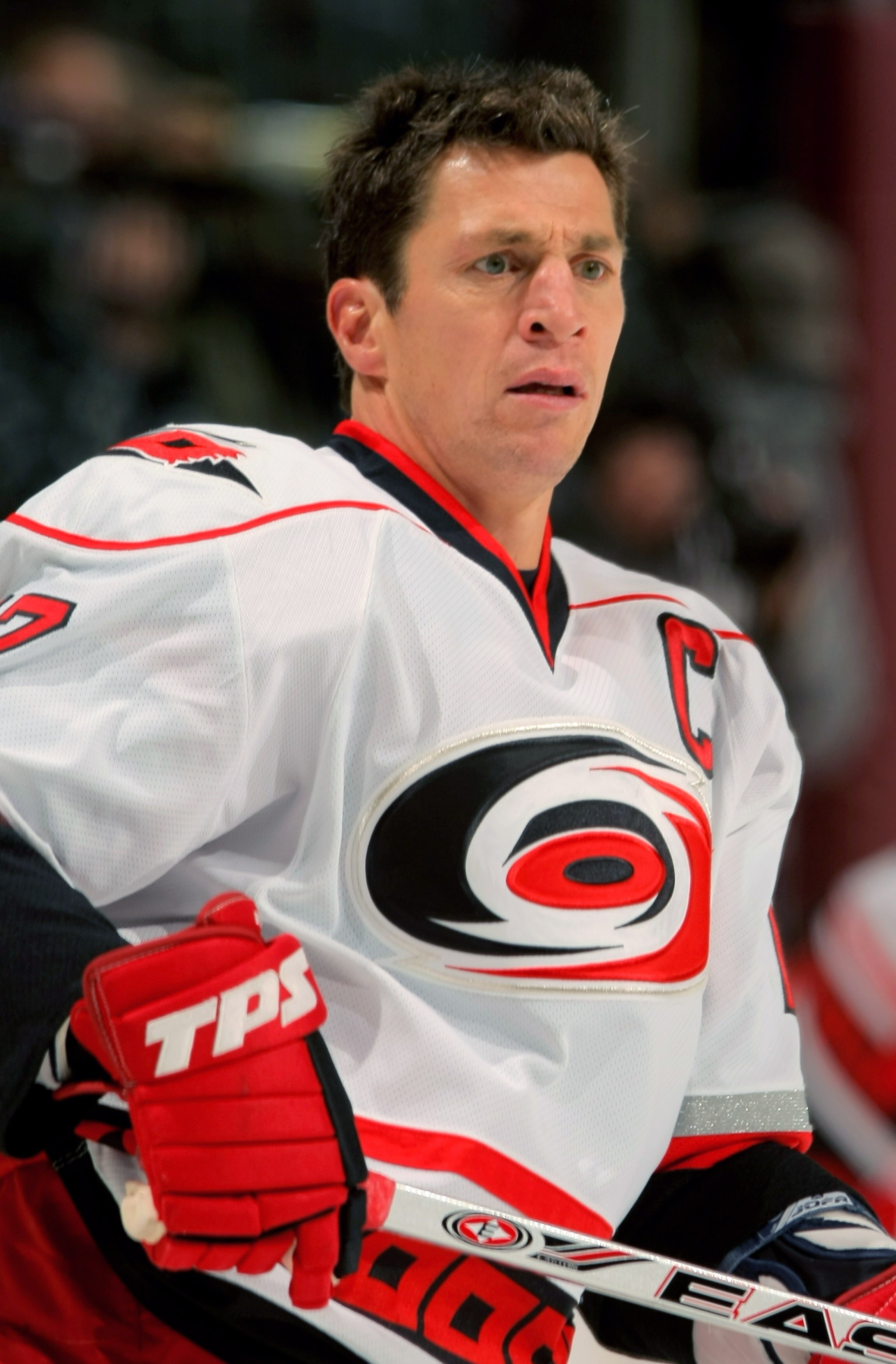 DENVER - OCTOBER 23:  Rod Brind'Amour #17 of the Carolina Hurricanes warms up prior to facing the Colorado Avalanche during NHL action on October 23, 2009 at the Pepsi Center in Denver, Colorado.  (Photo by Doug Pensinger/Getty Images)