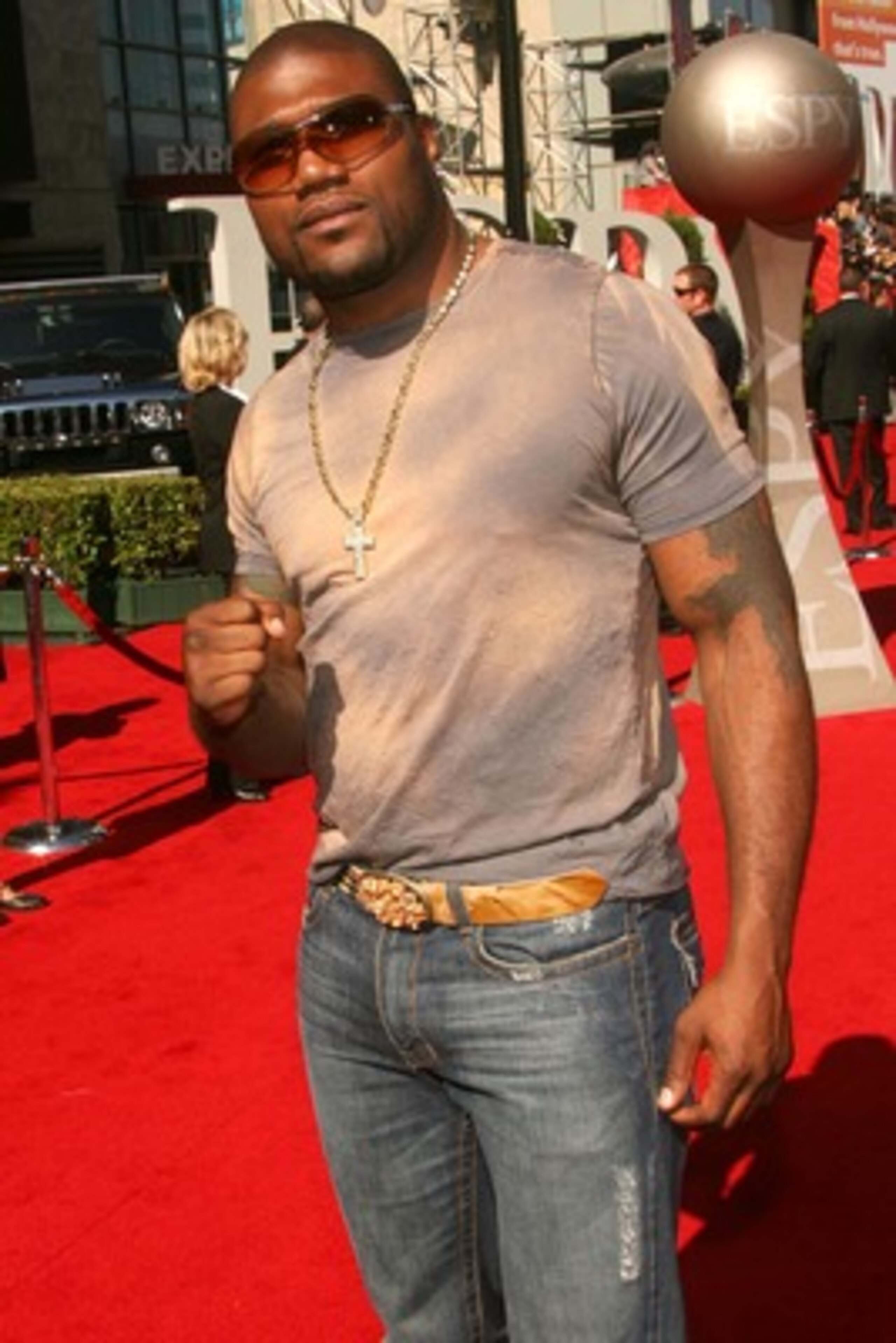 HOLLYWOOD - JULY 11:  UFC fighter Quinton Jackson arrives at the 2007 ESPY Awards at the Kodak Theatre on July 11, 2007 in Hollywood, California.  (Photo by Frederick M. Brown/Getty Images)