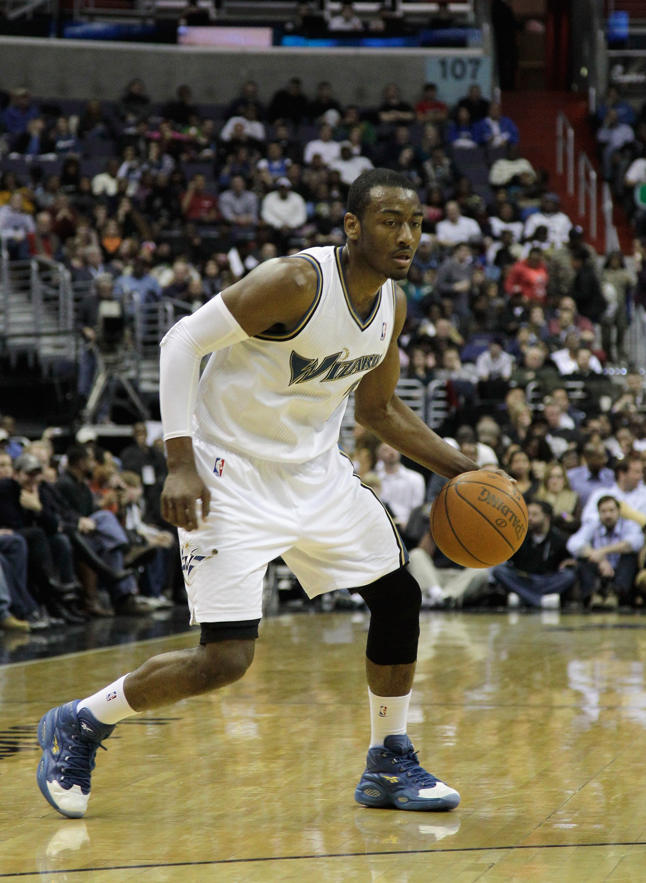 WASHINGTON, DC - FEBRUARY 26: John Wall #2 of the Washington Wizards against the Dallas Mavericksat the Verizon Center on February 26, 2011 in Washington, DC. NOTE TO USER: User expressly acknowledges and agrees that, by downloading and or using this Phot