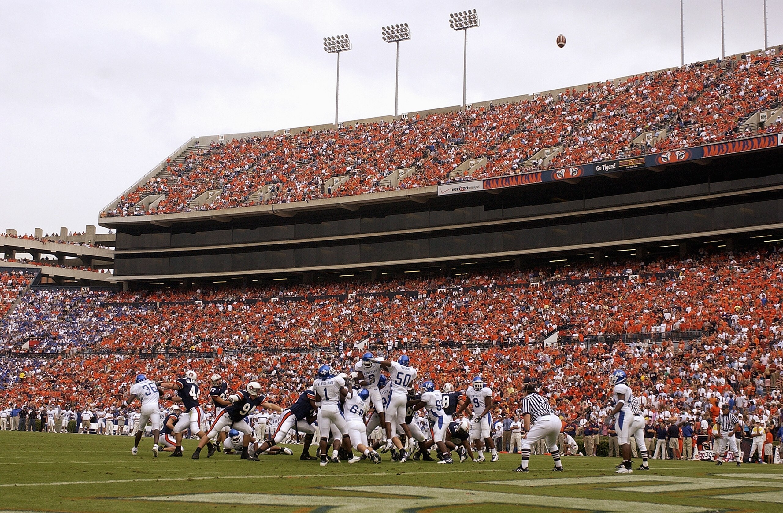 AUBURN, AL - OCTOBER 23:  General view of the game between the Auburn University Tigers and the University of Kentucky Wildcats on October 23, 2004 at Jordan-Hare stadium in Auburn, Alabama.  Auburn defeated Kentucky 41-10.  (Photo by Chris Graythen/Getty