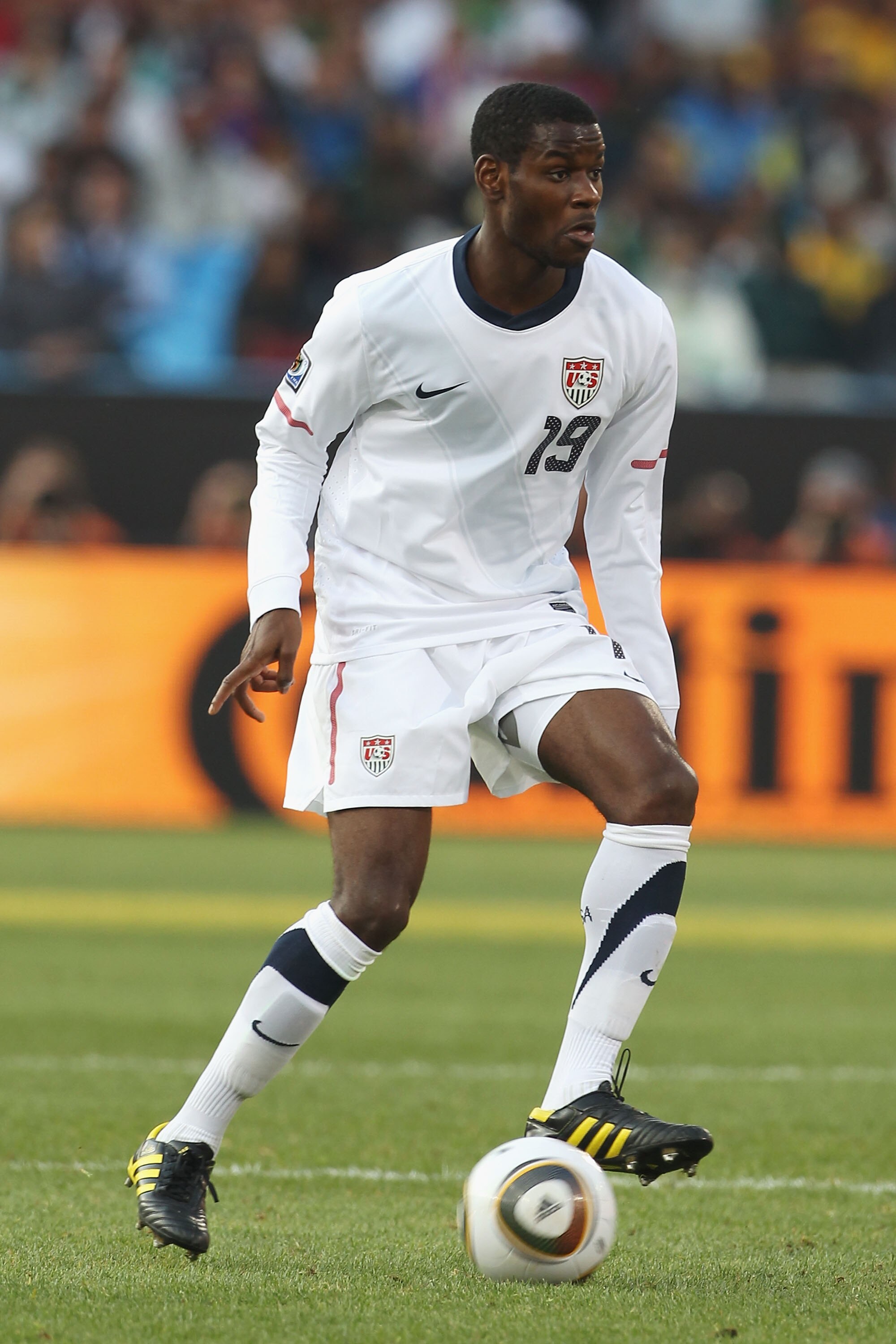 PRETORIA, SOUTH AFRICA - JUNE 23:  Maurice Edu of the United States runs with the ball during the 2010 FIFA World Cup South Africa Group C match between USA and Algeria at the Loftus Versfeld Stadium on June 23, 2010 in Tshwane/Pretoria, South Africa.  (P