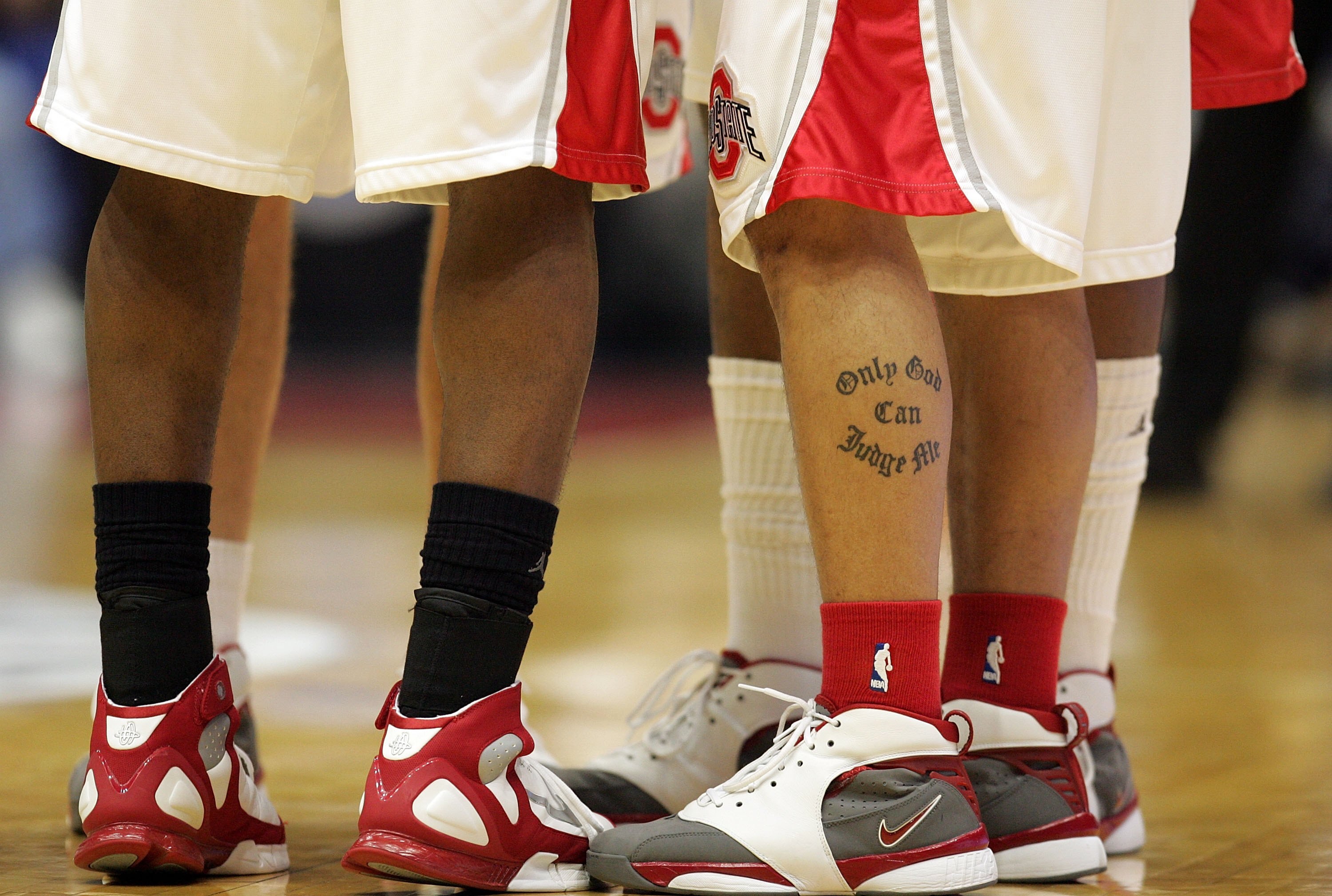 DAYTON, OH - MARCH 19:  Ohio State players gather  during the game against the Georgetown Hoyas Second Round of the 2006 NCAA Men's Basketball Tournament at the University of Dayton Arena March 19, 2006 in Dayton, Ohio.   (Photo by Andy Lyons/Getty Images