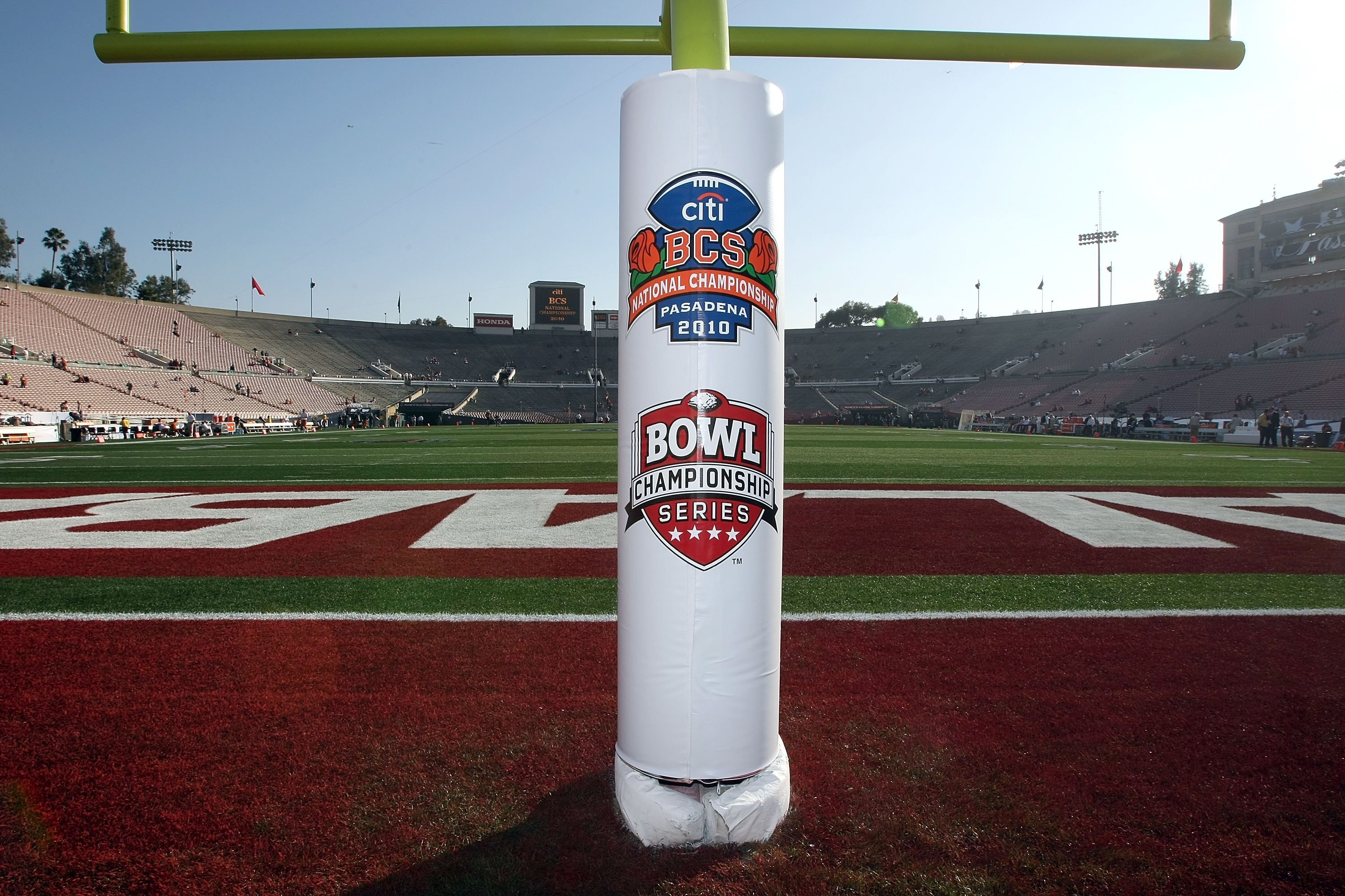 PASADENA, CA - JANUARY 07:  A detailed picture of the logo on a goal post before the Texas Longhorns take on the Alabama Crimson Tide in the Citi BCS National Championship game at the Rose Bowl on January 7, 2010 in Pasadena, California.  (Photo by Stephe