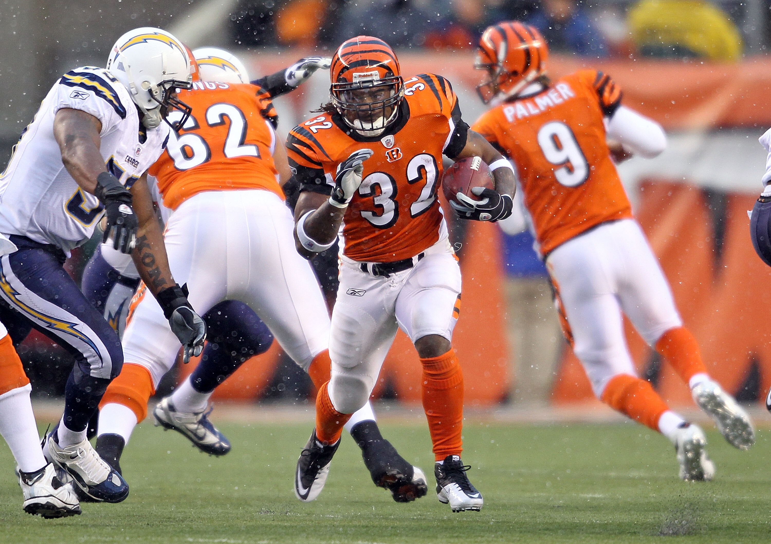 CINCINNATI - DECEMBER 26:  Cedric Benson #32 of the Cincinnati Bengals runs with the ball during the NFL game against the San Diego Chargers at Paul Brown Stadium on December 26, 2010 in Cincinnati, Ohio. The Bengals 34-20.  (Photo by Andy Lyons/Getty Ima