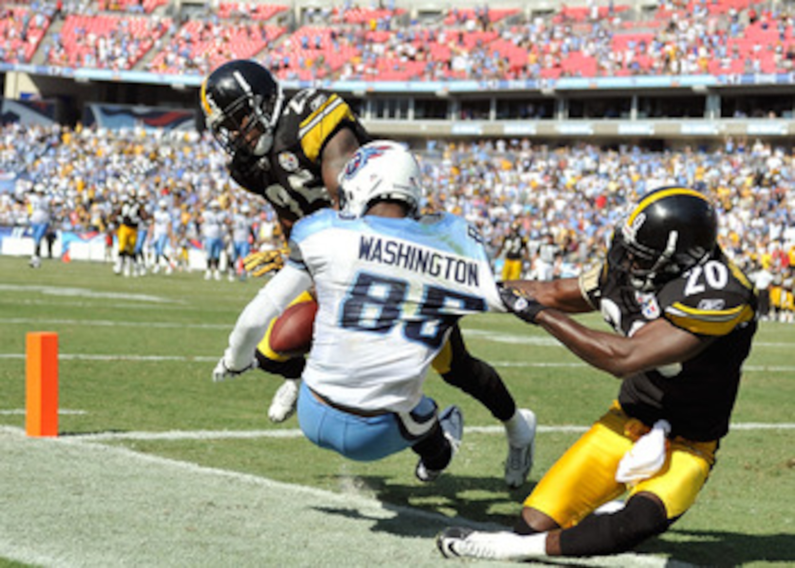 NASHVILLE, TN - SEPTEMBER 19: Bryant McFadden #20 and Ryan Clark #25 of the Pittsburgh Steelers break up a pass in the end zone intended for Nate Washington #85 of the Tennessee Titans late in the fourth quarter at LP Field on September 19, 2010 in Nashvi