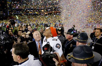 GLENDALE, AZ - JANUARY 10:  Quarterback Cameron Newton #2 of the Auburn Tigers celebrates the Tigers 22-19 victory against the Oregon Ducks in the Tostitos BCS National Championship Game at University of Phoenix Stadium on January 10, 2011 in Glendale, Ar