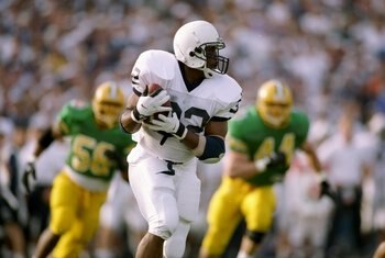 2 Jan 1995:  Tailback Ki-Jana Carter of the Penn State Nittany Lions runs down the field during the Rose Bowl against the Oregon Ducks at the Rose Bowl in Pasadena, California.  Penn State won the game 38-20. Mandatory Credit: Stephen Dunn  /Allsport